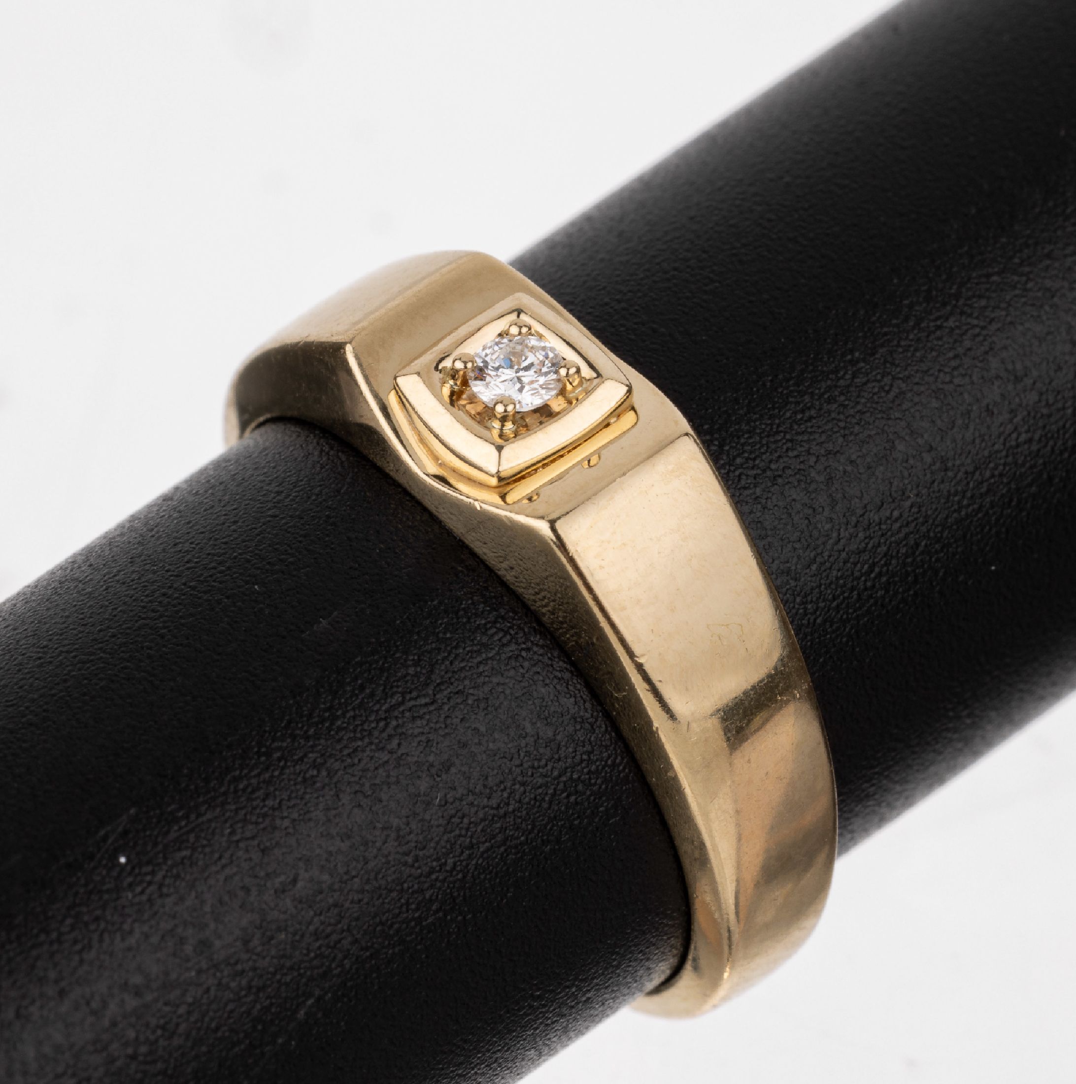 14 kt Gold Brillant Ring, GG 585/000, Brillant ca. 0.05 ct Weiß/si, RW 58, ca. 4.3 g