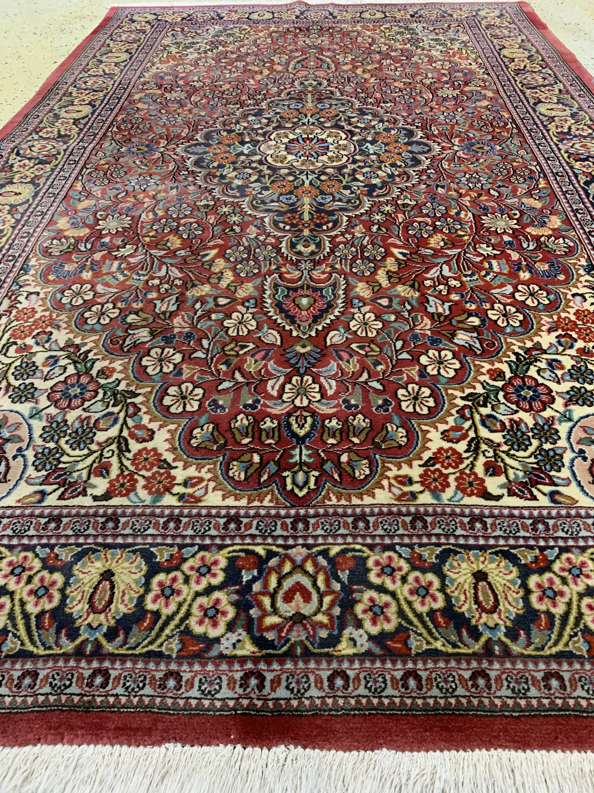Detail c: Ghom Kork, Persien, ca. 50 Jahre, Korkwolleauf Baumwolle, ca. 213 x 135 cm, EHZ: 2(verblaßt).