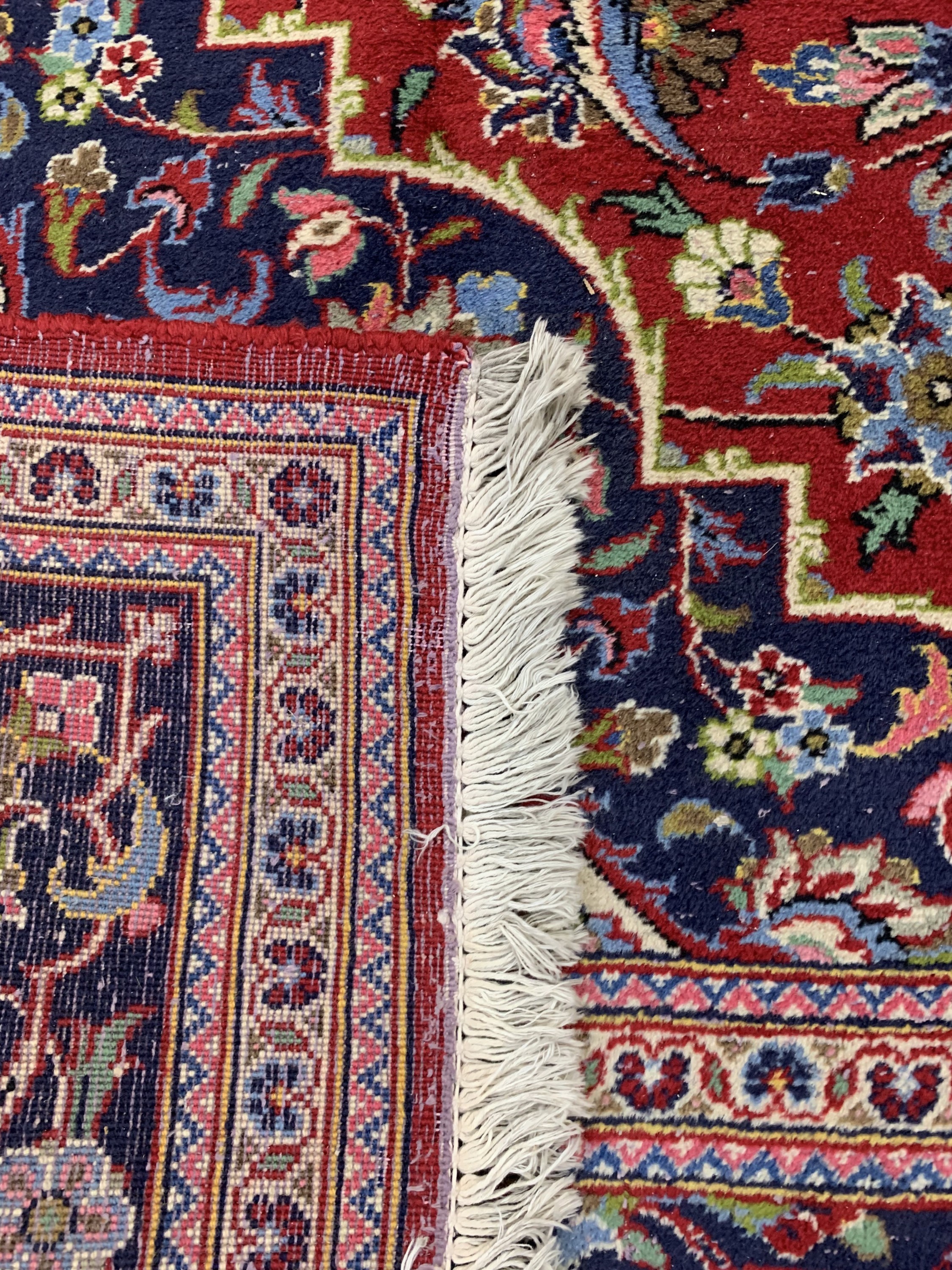 Detail d: Keschan, Persien, ca. 50 Jahre, Wolle auf Baumwolle, ca. 296 x 204 cm, EHZ: 2