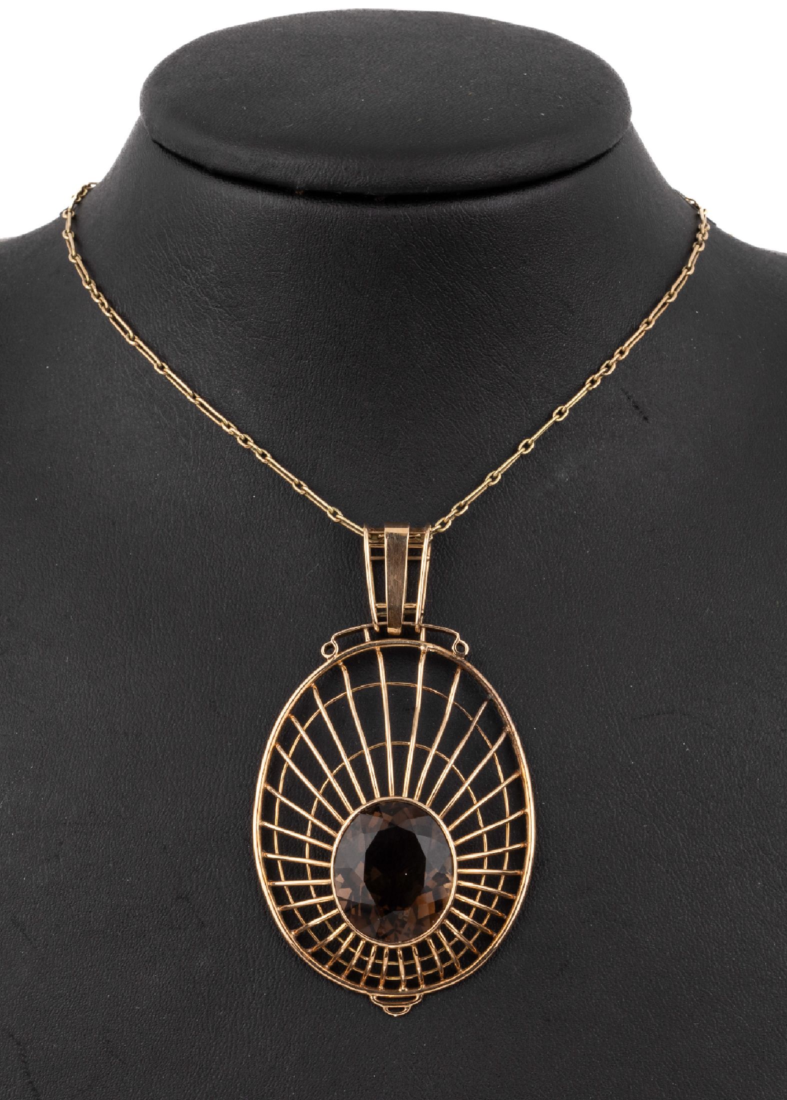 14 kt Gold Rauchquarz-Anhänger, RoseG 585/000, 1950er Jahre, durchbrochen gearbeitet, ovalfacett. Rauchquarz, geometrisch, an Kette, GG 585/000, L. ...