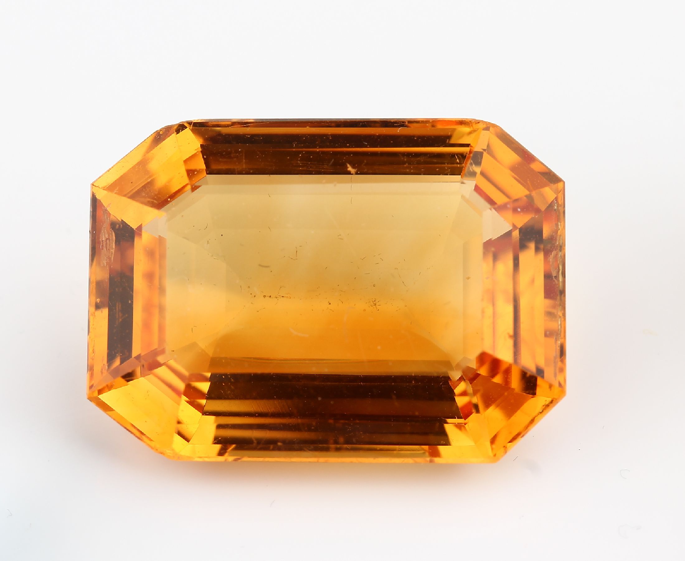 Detail b: Lot lose Farbsteine, ca. 311 ct, u.a. Saphire, Rubine, Turmaline, Topase und Citrinein versch. Größen und Schliffformen