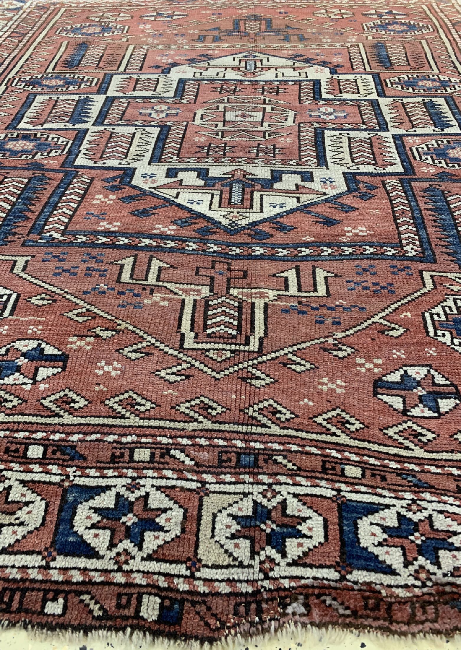 Detail d: Bergama antik, Türkei, 19.Jhd, Wolle auf Wolle, ca. 205 x 180 cm, EHZ: 3