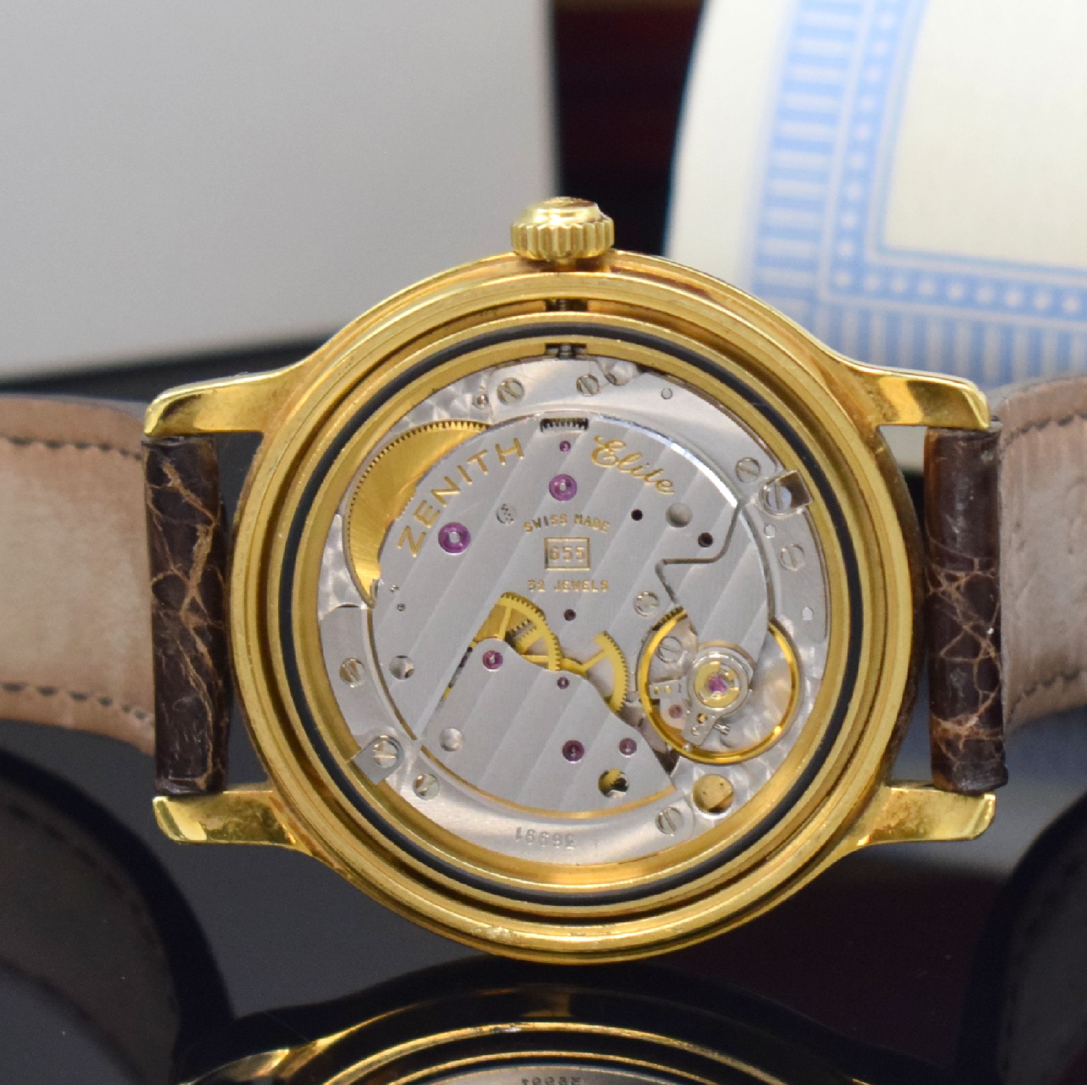 Detail e: ZENITH ELITE HW Chronometre Herrenarmbanduhr mit Gangreserveanzeige in GG 750/000 Referenz 30 0240 655, Schweiz um 1998, Handaufzug, Boden aufgedr., ...