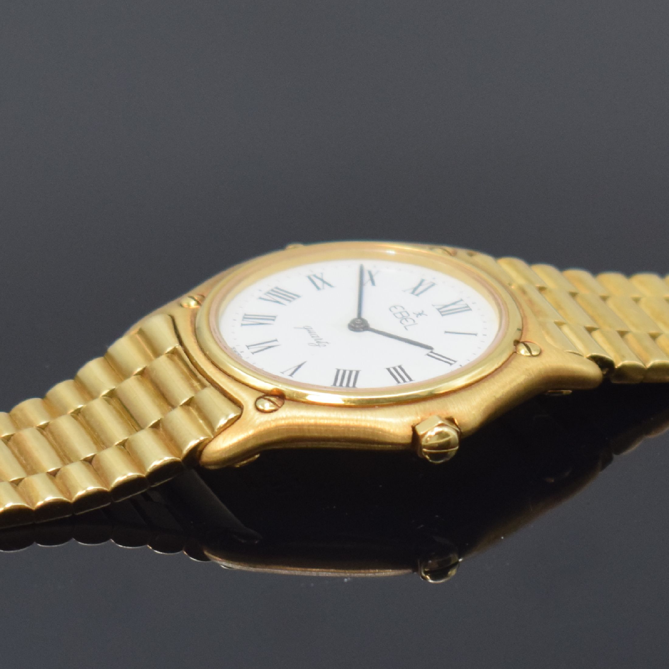 Detail d: EBEL Armbanduhr Sport Classic in GG 750/000 Referenz 881909, Schweiz um 1988, massives Goldgeh. inkl. Gliederband, Schließe m. Eigentümergravur, ...