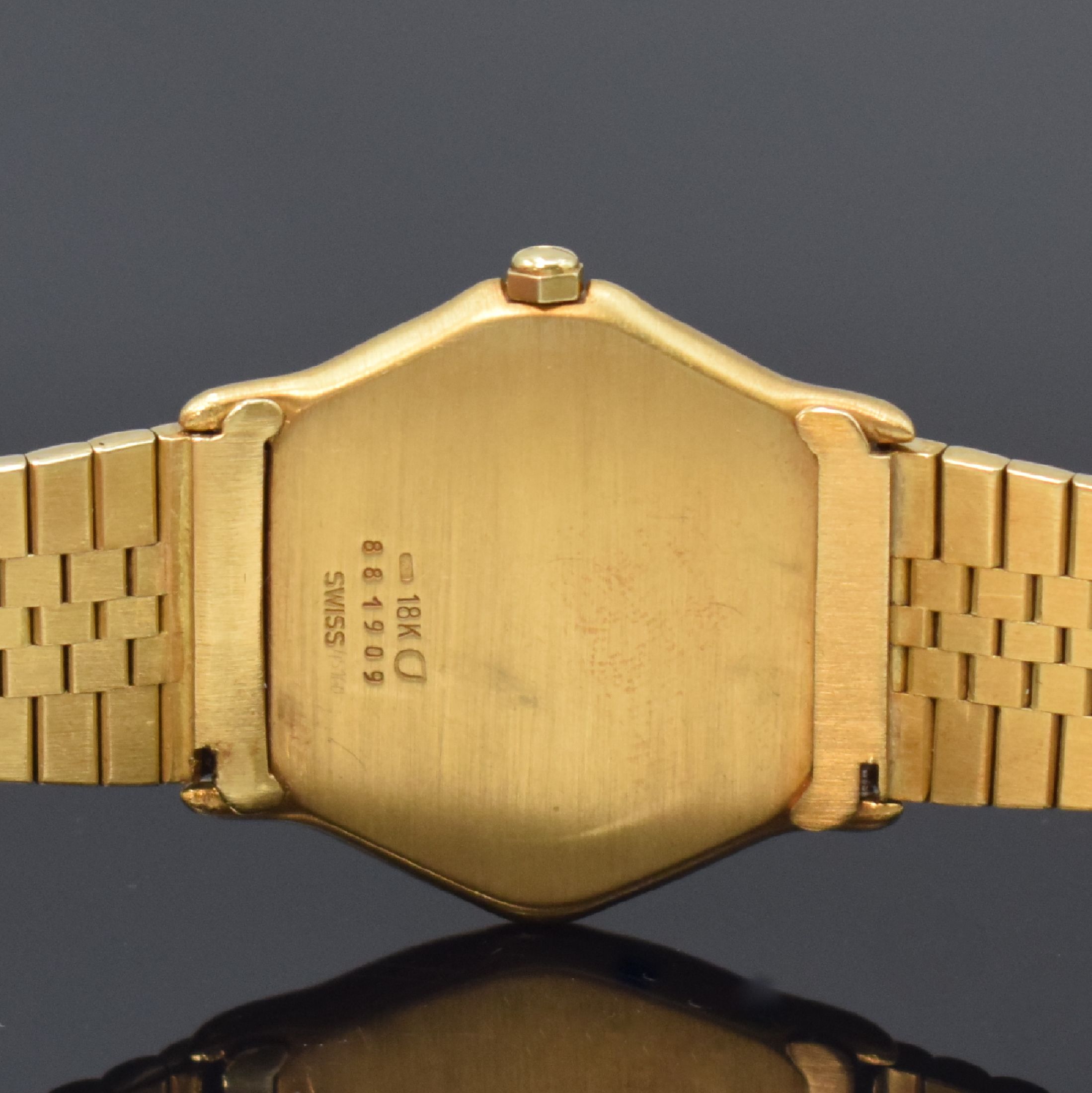 Detail e: EBEL Armbanduhr Sport Classic in GG 750/000 Referenz 881909, Schweiz um 1988, massives Goldgeh. inkl. Gliederband, Schließe m. Eigentümergravur, ...