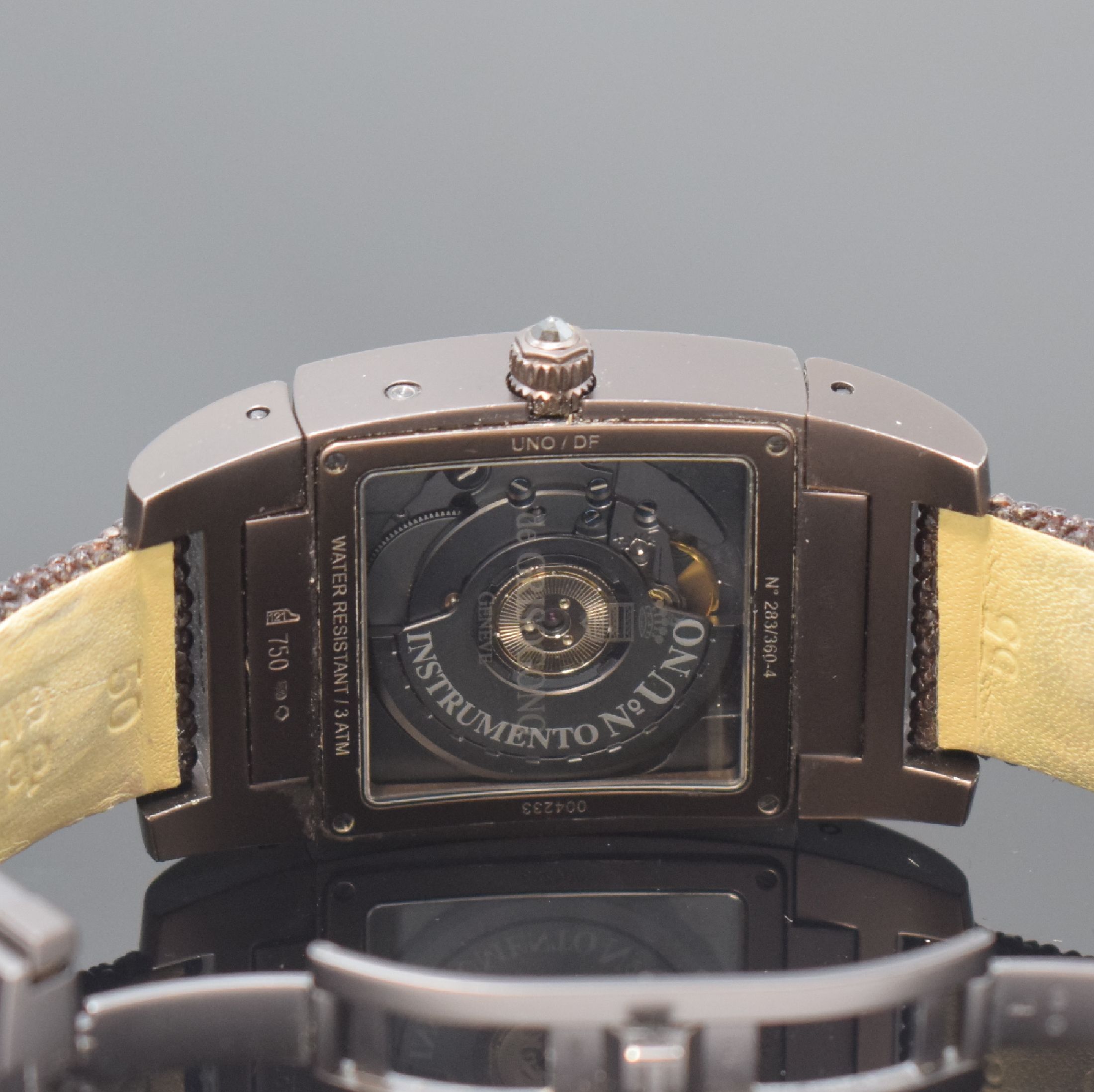 Detail e: DE GRISOGONO Instrumento N°UNO / DF Grande Seconde seltene Armbanduhr, Automatik, Schweiz um 2008, massives braun eloxiertes 18k Goldgeh. inkl. ...