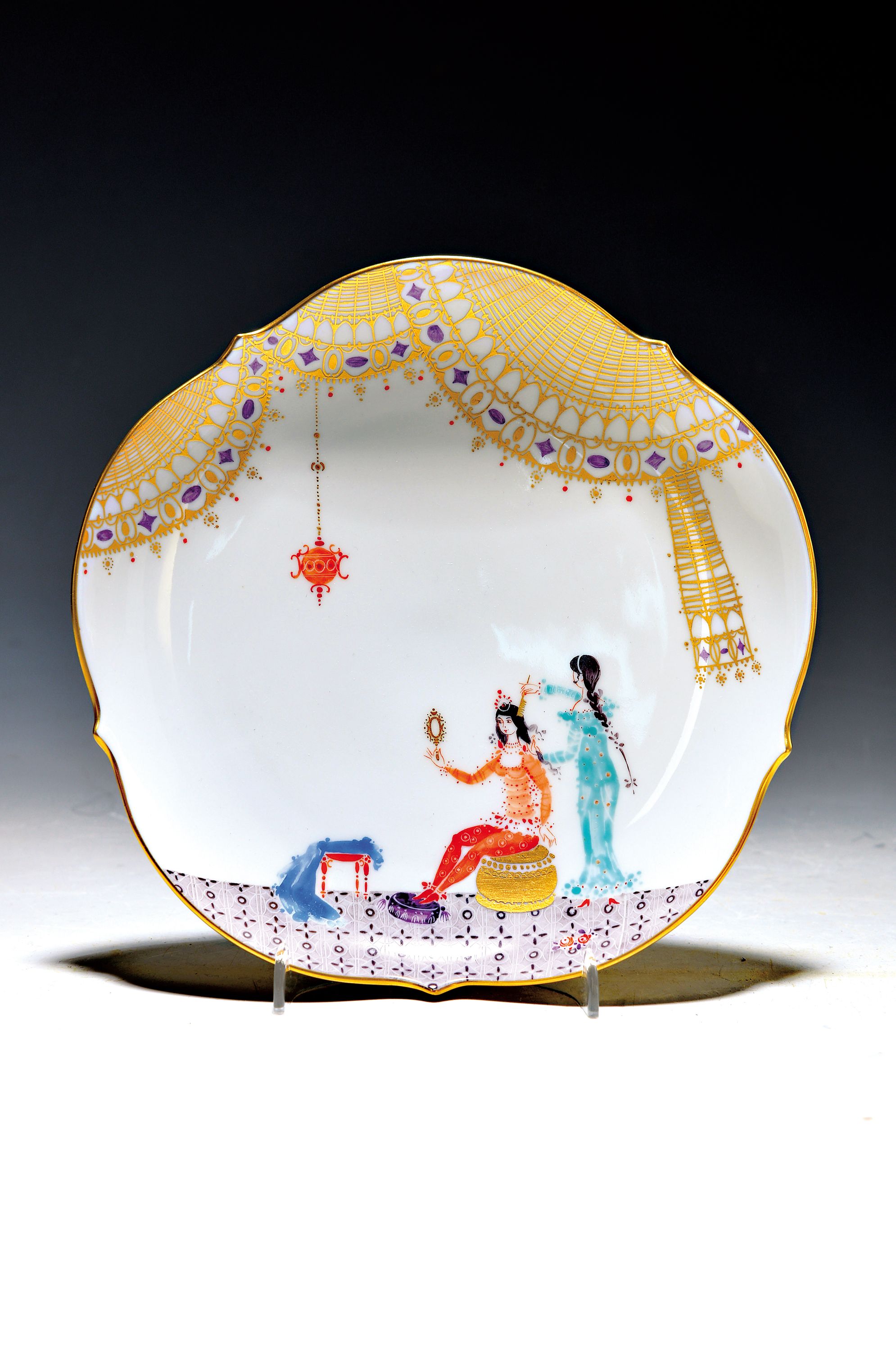 Dessertteller, Meissen, 1001 Nacht, großer Ausschnitt, polychrom bemalt, D. ca. 18 cm, Goldstaffage, Unterseite vergoldet