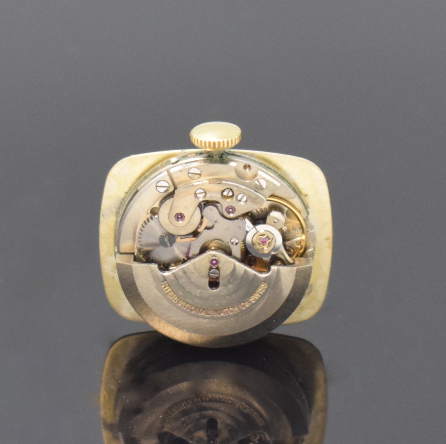 Detail f: IWC Damenarmbanduhr in GG 750/000, Schweiz um 1970, Automatik, 2-tlg. Geh. m. integr. Band, Boden aufgedr., cremefarb. Zifferbl., aufges. gold. ...