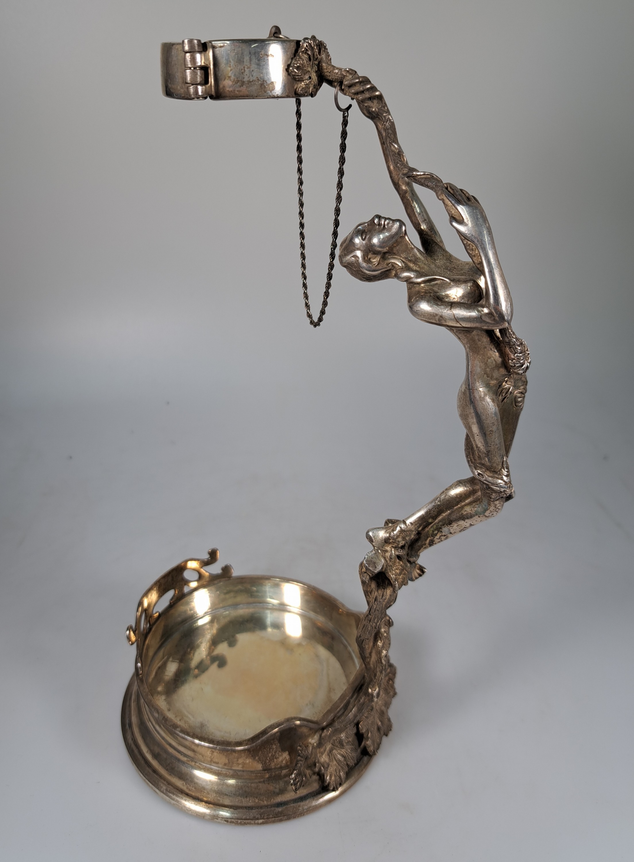 Detail a: Flaschenhalter, um 1900, Jugendstil, 925er Sterling Silber, mit vollplastischer Frauenfigur, H. ca. 27cm, ca. 570 g.