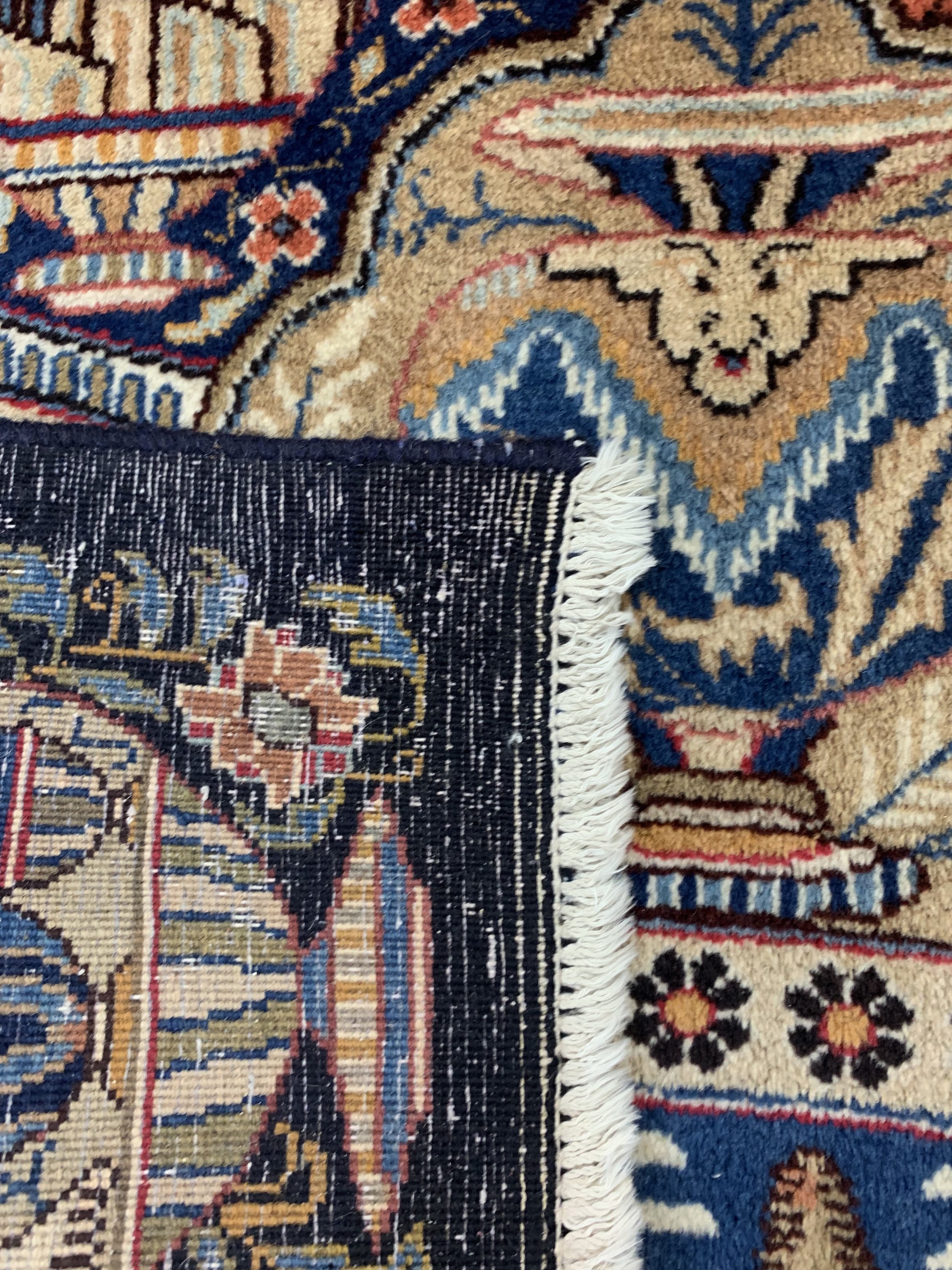 Detail e: Kashmar, Persien, ca. 50 Jahre, Wolle auf Baumwolle, ca. 285 x 200 cm, EHZ: 2