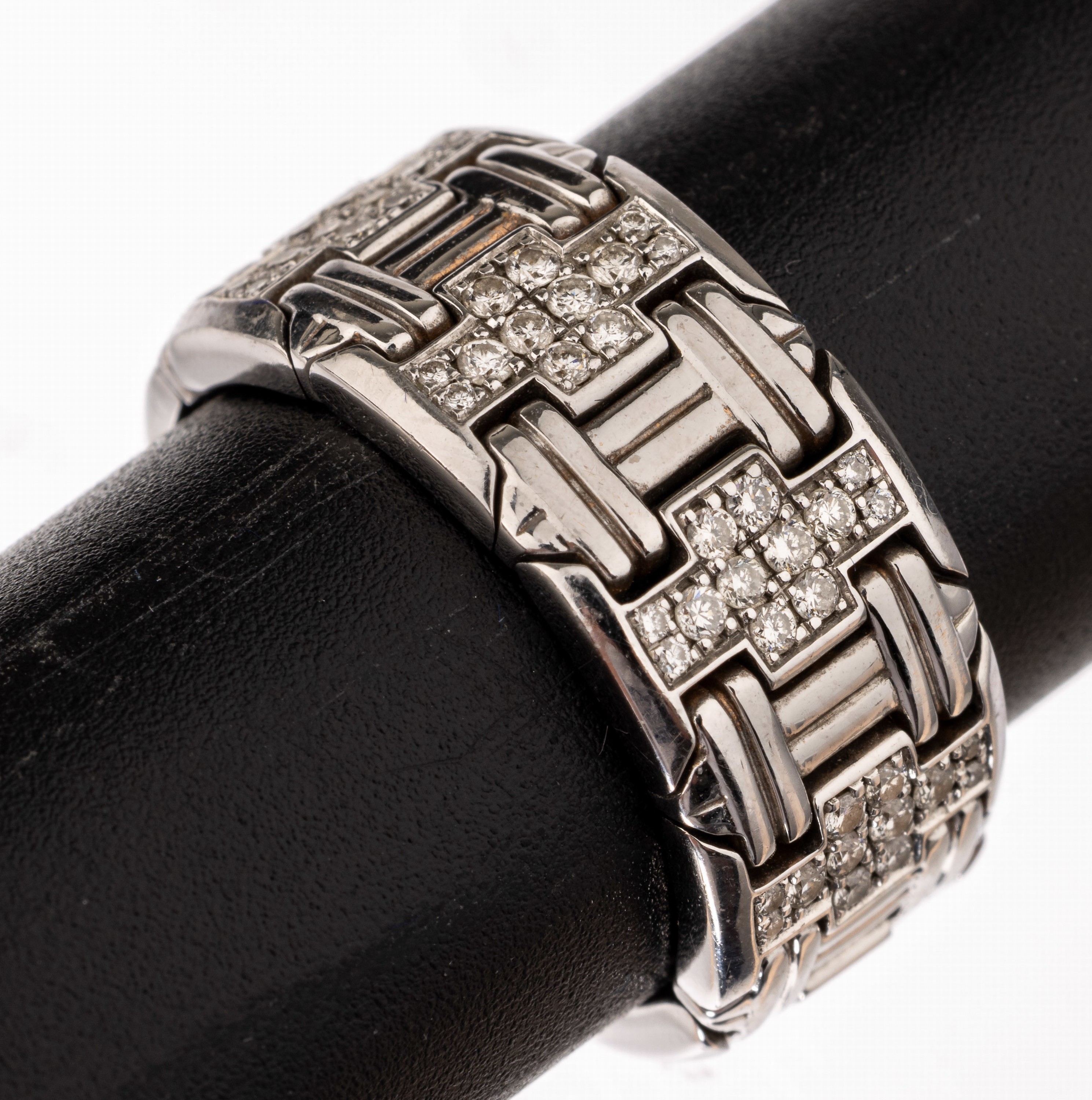 18 kt Gold Diamant-Kettenring, WG 750/000, ausgefallenes Design, 7 Zwischenglieder mit 12Diamanten zus. ca. 0.70 ct Weiß/si, RW 59, ca.16.0 g