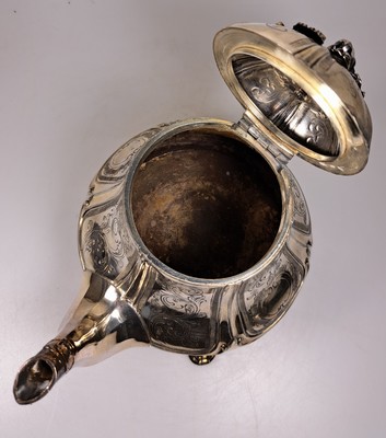 26750087f - Teapot, Shaw & Fisher, Sheffield, around 1870, silver-plated metal, chased decor with baroque style elements, fully sculptured lid crown with leaves and flower buds, height 19 cm, approx. 846g