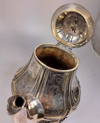 26750087g - Teapot, Shaw & Fisher, Sheffield, around 1870, silver-plated metal, chased decor with baroque style elements, fully sculptured lid crown with leaves and flower buds, height 19 cm, approx. 846g