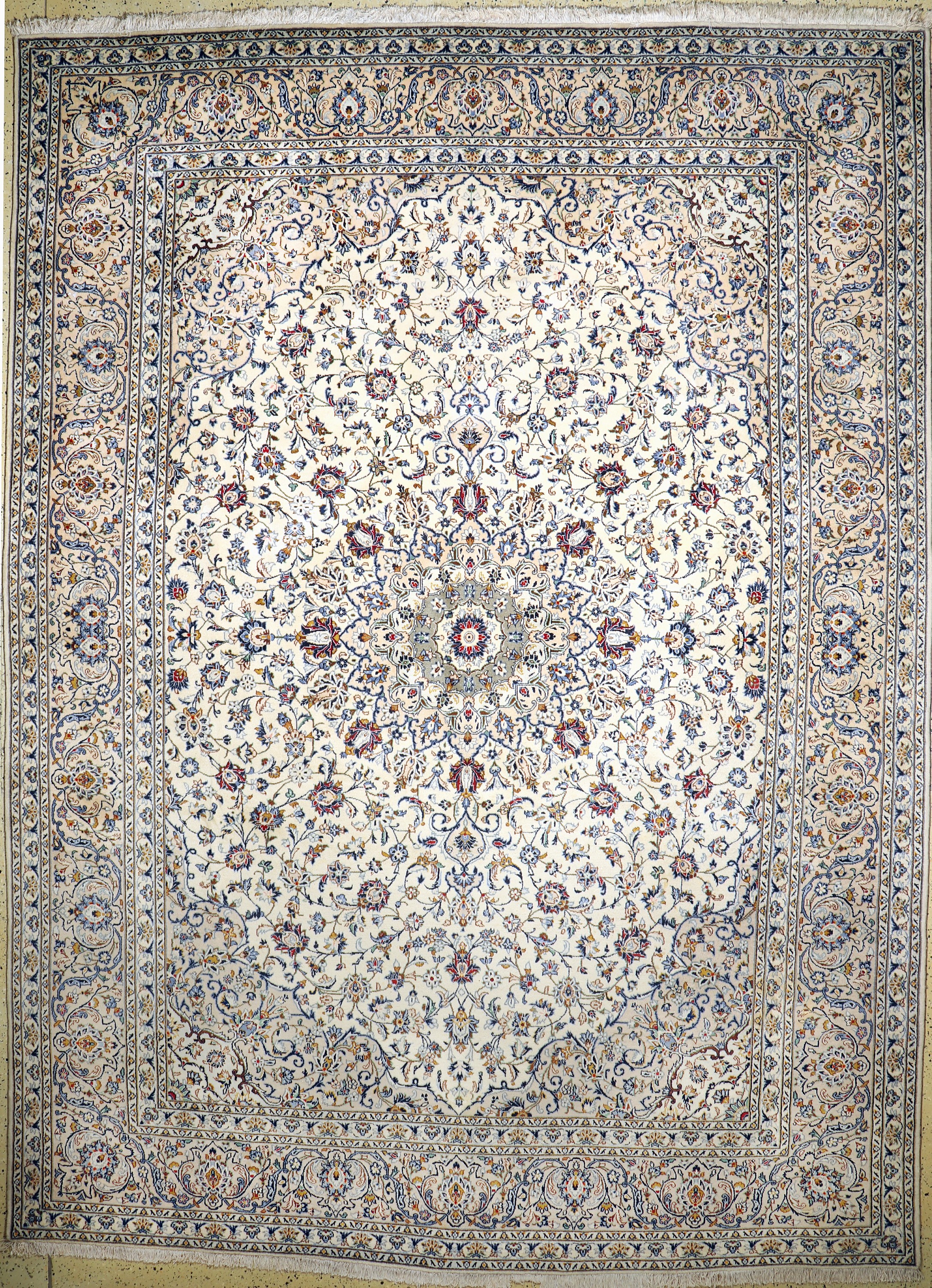 Keschan, Persien, Ende 20.Jhd, Wolle auf Baumwolle, ca. 403 x 298 cm, Reinigungsbedürftig, EHZ: 2
