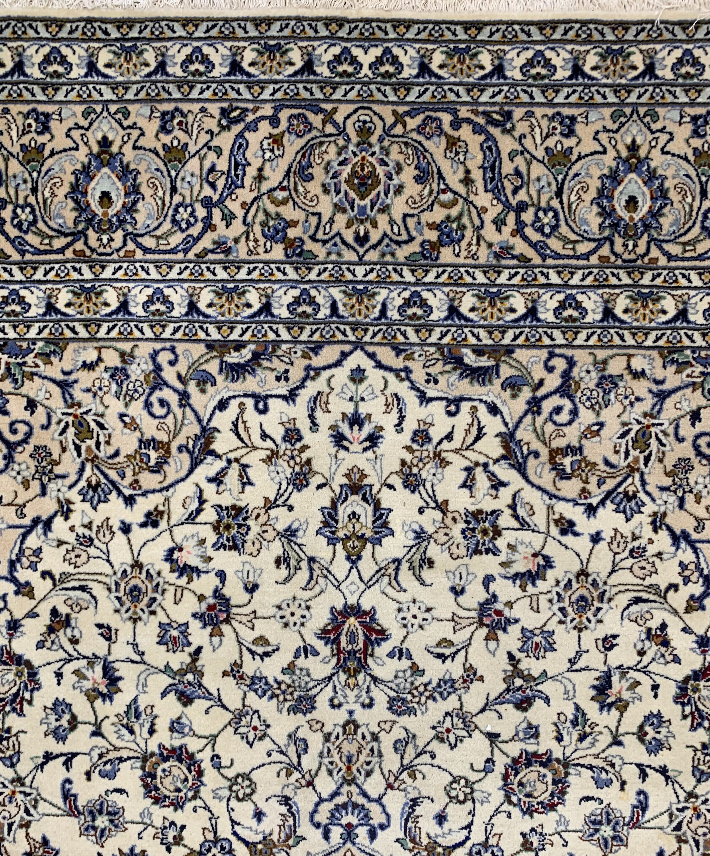 Detail c: Keschan, Persien, Ende 20.Jhd, Wolle auf Baumwolle, ca. 403 x 298 cm, Reinigungsbedürftig, EHZ: 2