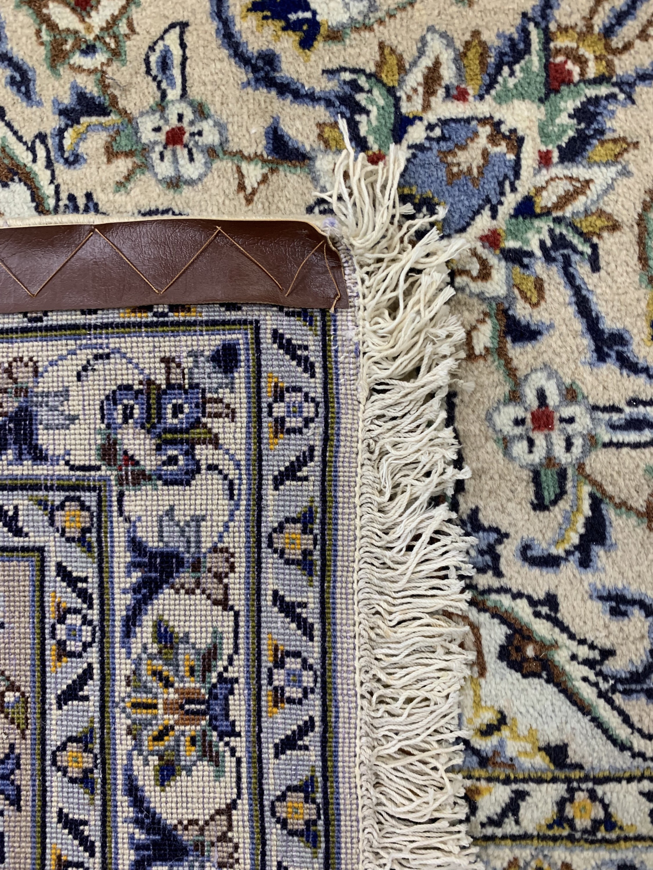 Detail e: Keschan, Persien, Ende 20.Jhd, Wolle auf Baumwolle, ca. 403 x 298 cm, Reinigungsbedürftig, EHZ: 2