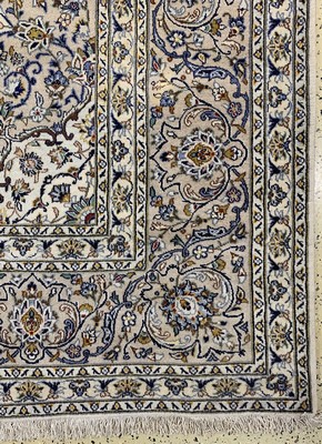 26750263a - Kashan, Persia, late 20th century, wool on cotton, approx. 403 x 298 cm, in need of cleaning, condition: 2. Rugs, Carpets & Flatweaves
