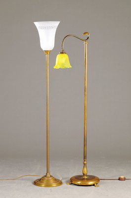 Image 26750321 - 2 floor lamps, German, around 1915/20, 1 lamp with swivel arm, slightly tinted gas shade with white powder coating, metal base, height 148cm, 1 with a metal base with curved arm, shell appliqué and height 140cm, intact according to the consignor, electricity not checked