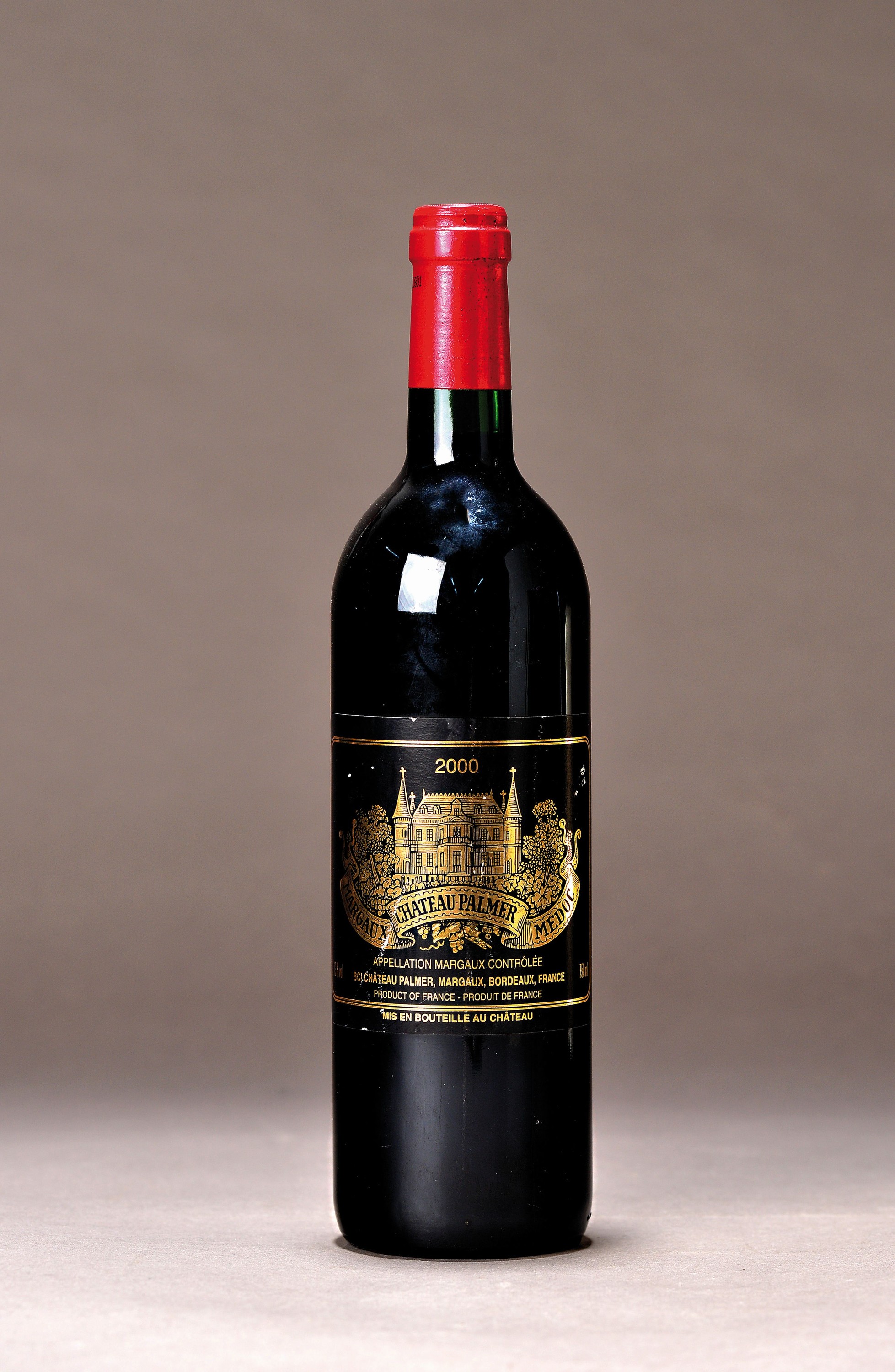1 Flasche 2000 Chateau Palmer, Margaux, ca. 75cl, 13% Vol., Into Neck, Etikett mit l. Kratzspur, 94 Punkte nach Robert Parkers Wine Advocate, bei 8 ...
