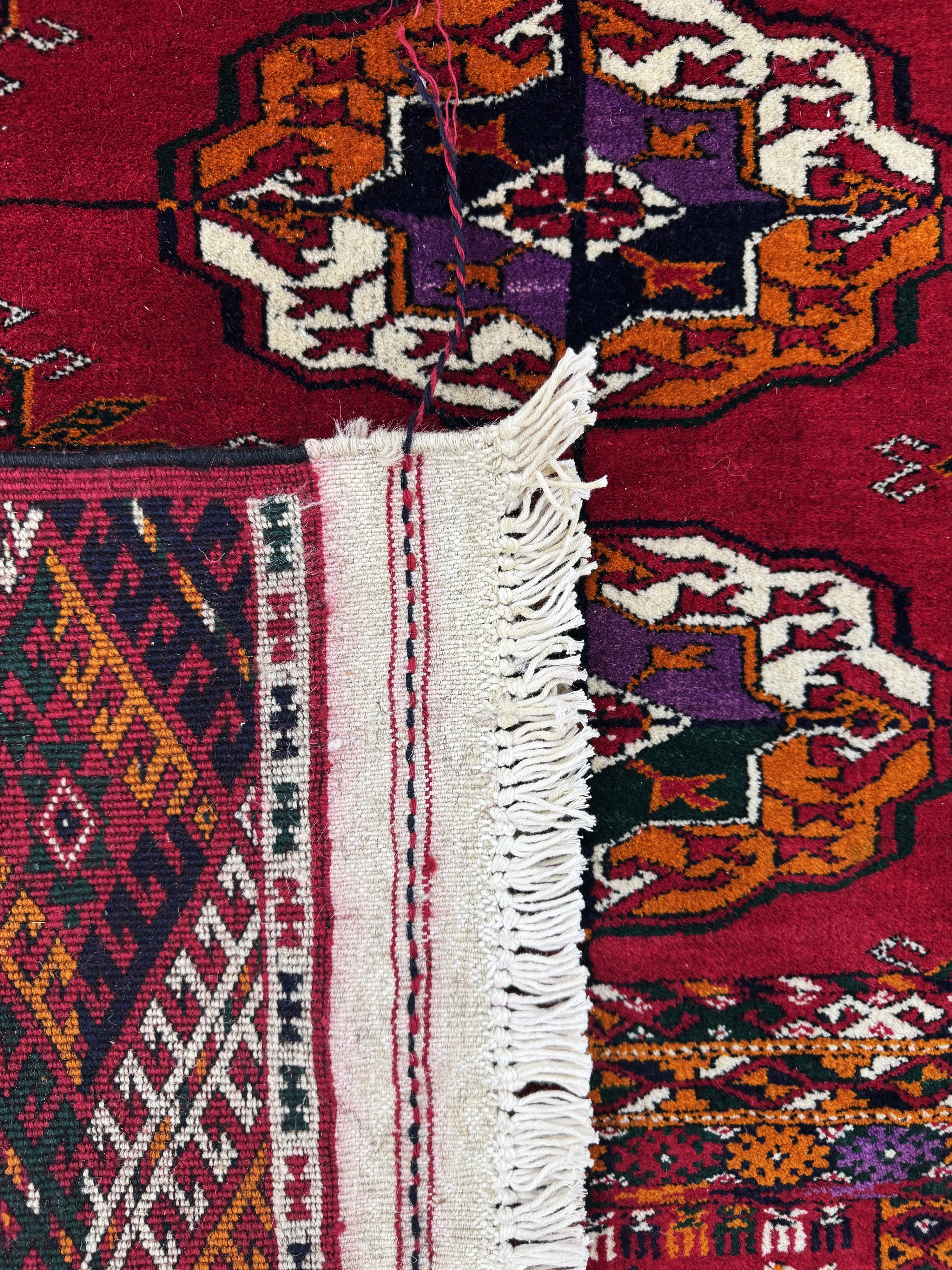 Detail m: Buchara"Palastteppich", Turkmenistan, Auftragsarbeit, ca. 10 Jahre, Wolle auf Wolle,ca. 711 x 364 cm, EHZ: 1-2(paar kleine Mottenfrass ...