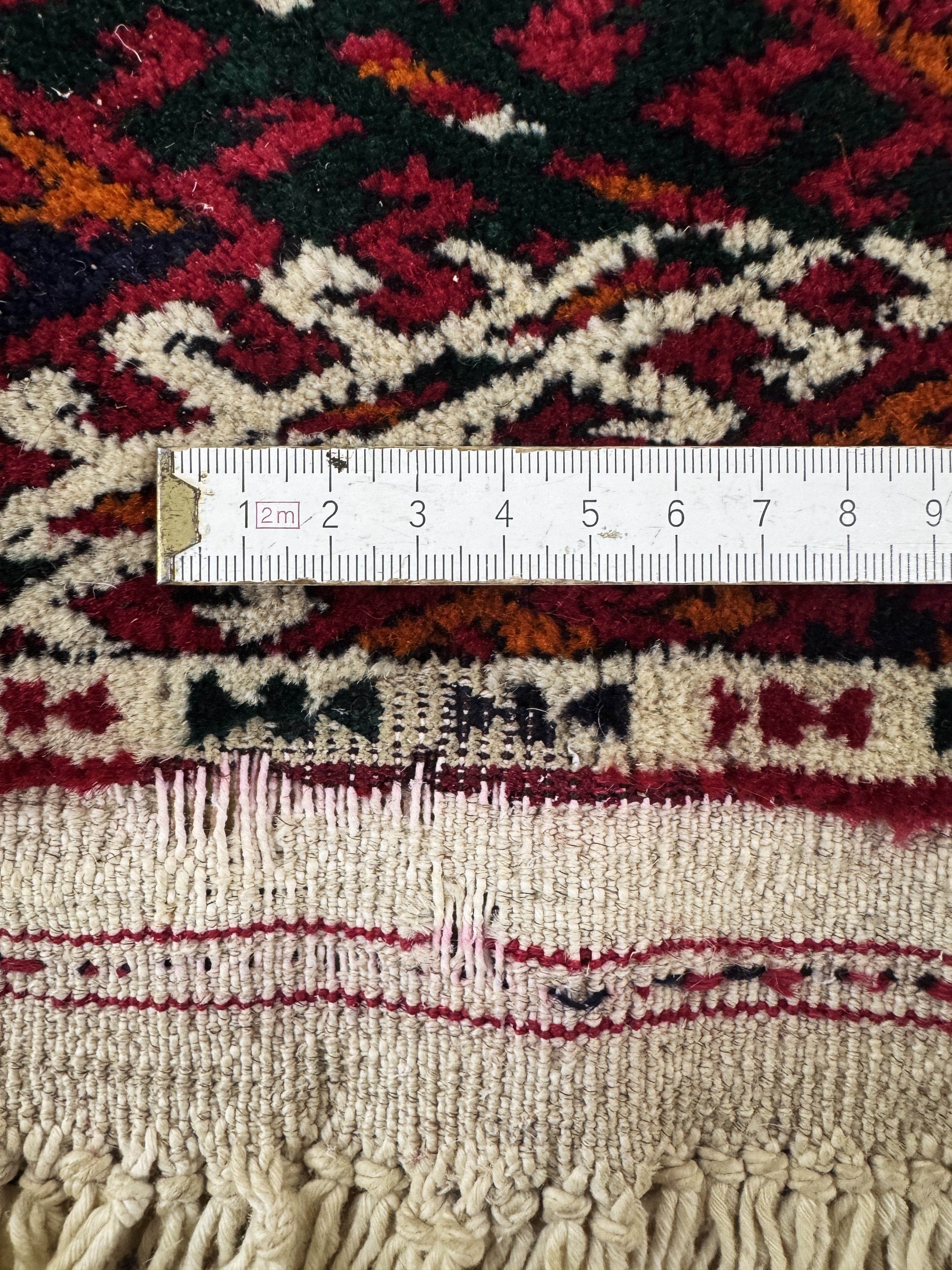 Detail n: Buchara"Palastteppich", Turkmenistan, Auftragsarbeit, ca. 10 Jahre, Wolle auf Wolle,ca. 711 x 364 cm, EHZ: 1-2(paar kleine Mottenfrass ...