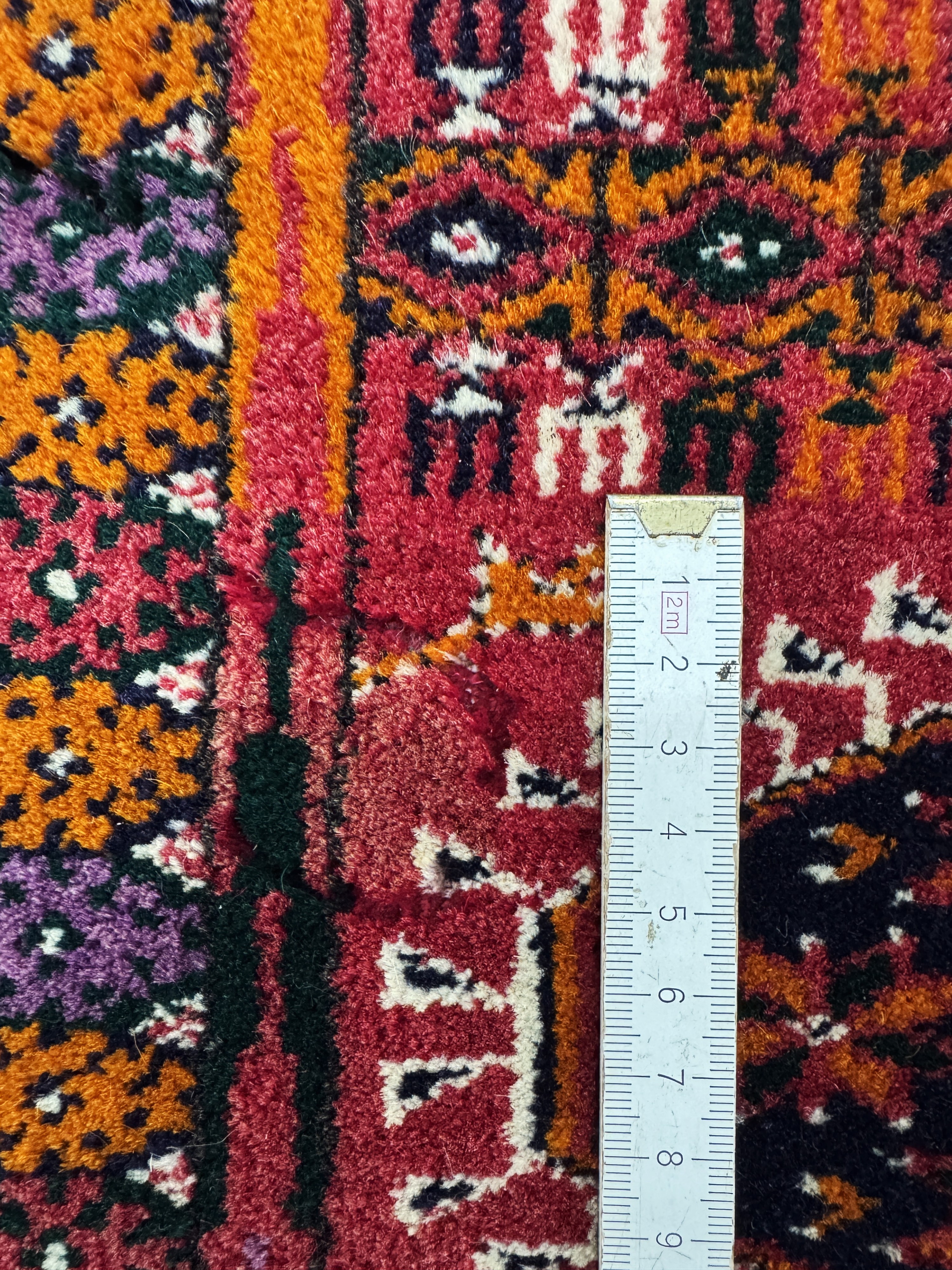Detail o: Buchara"Palastteppich", Turkmenistan, Auftragsarbeit, ca. 10 Jahre, Wolle auf Wolle,ca. 711 x 364 cm, EHZ: 1-2(paar kleine Mottenfrass ...