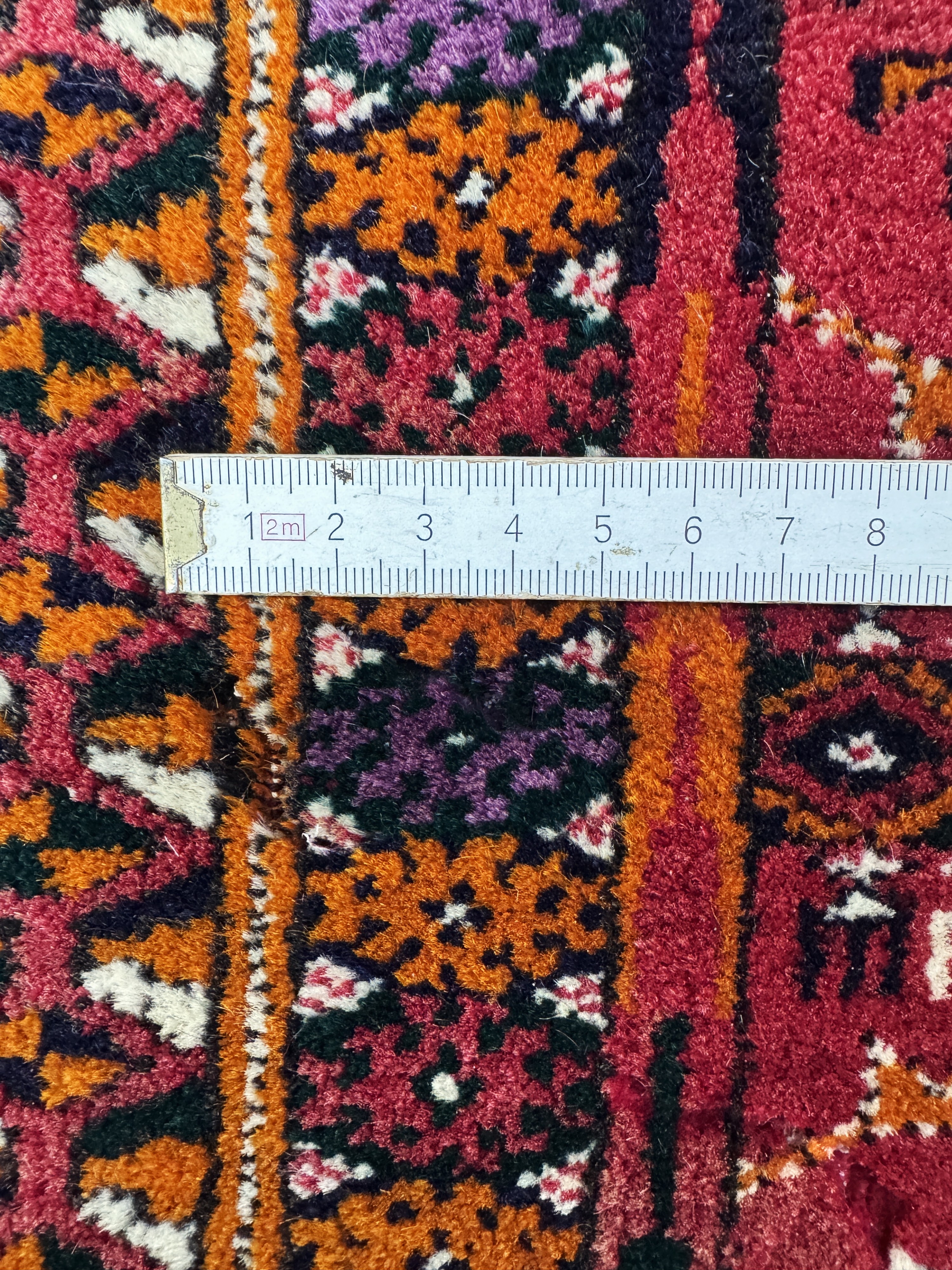 Detail p: Buchara"Palastteppich", Turkmenistan, Auftragsarbeit, ca. 10 Jahre, Wolle auf Wolle,ca. 711 x 364 cm, EHZ: 1-2(paar kleine Mottenfrass ...