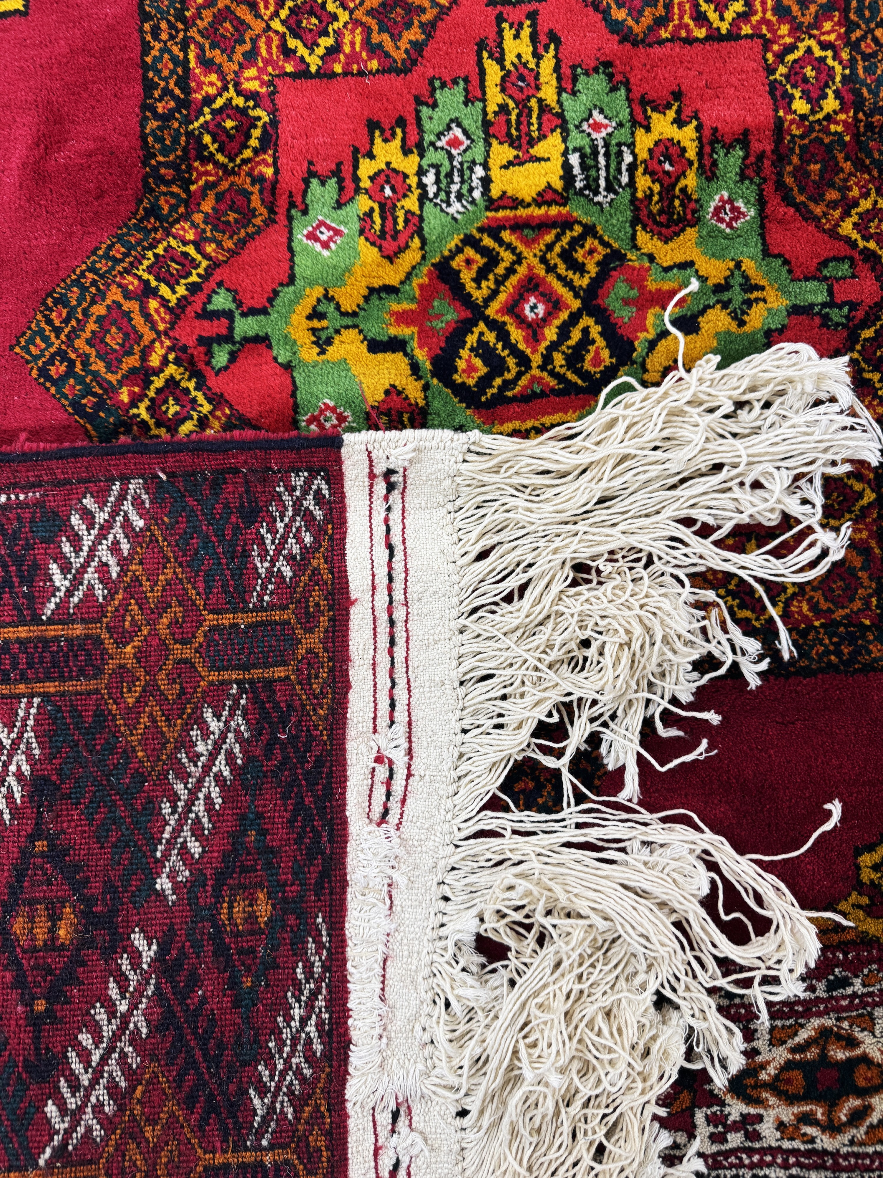 Detail o: Buchara"Palastteppich", Turkmenistan, Auftragsarbeit, ca. 10 Jahre, Wolle auf Wolle,ca. 710 x 820 cm, EHZ:(nahezu neuwertig).