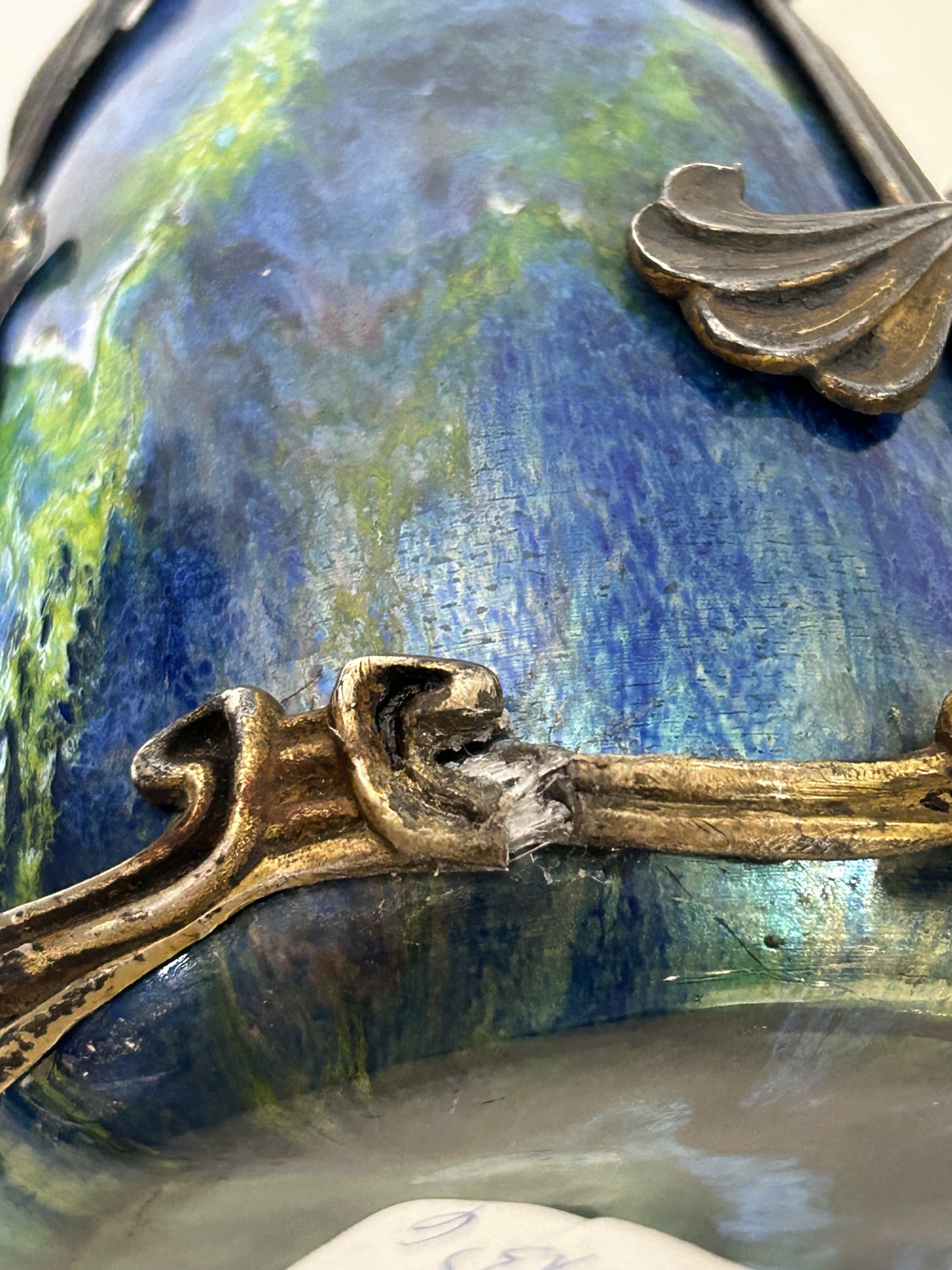 Detail f: Jugendstilvase, deutsch, um 1900, emaillierter Korpus min. best., 800er Silbermontur, floral verziert, leicht beschädigt an Montur und Korpus, H. ...