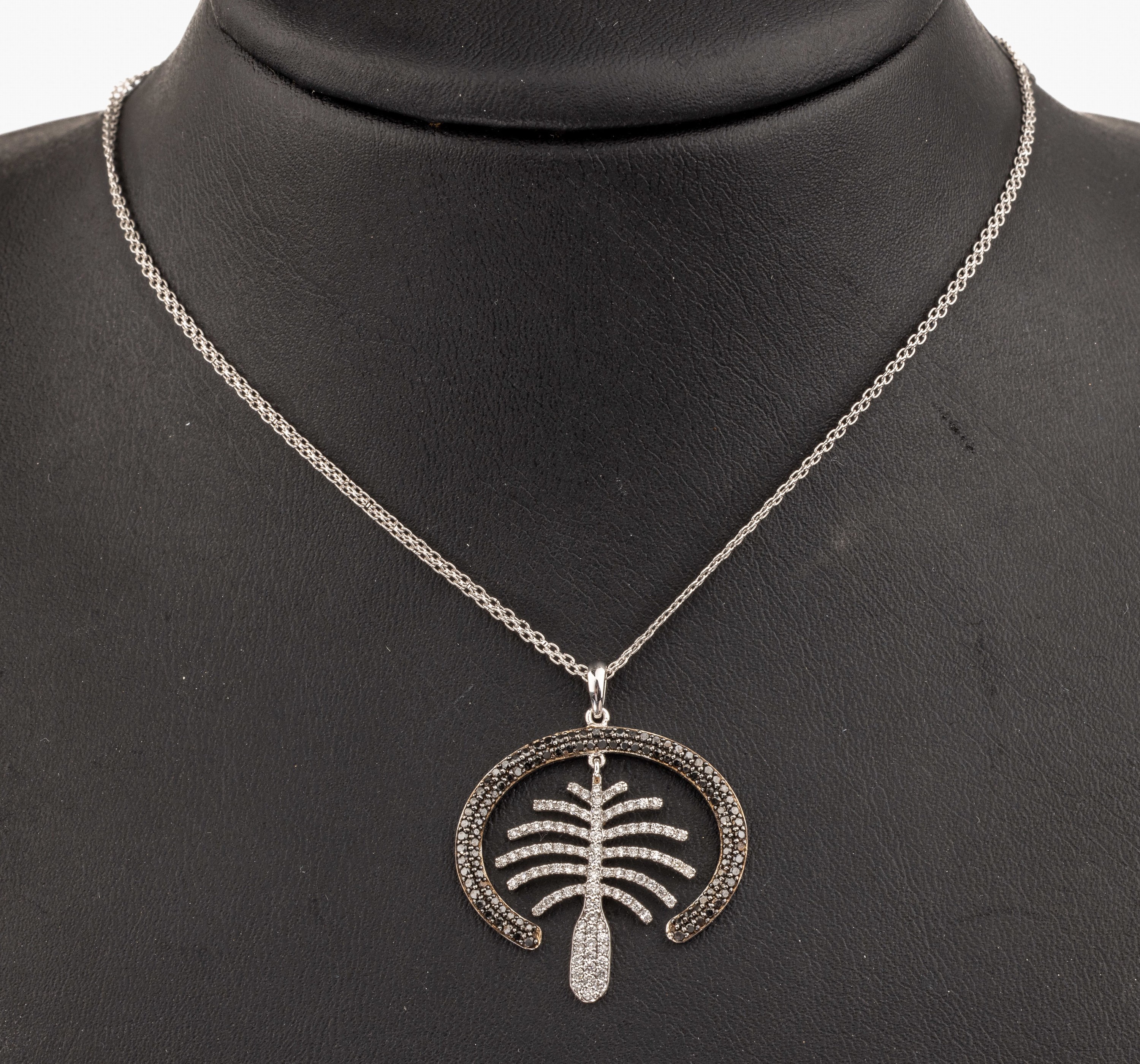 18 kt Gold Diamant-Anhänger, WG 750/000, Darstellung von "The Palm" Vereinigte Arabische Emirate, bewegl. gearbeitet, 107 schwarze ...