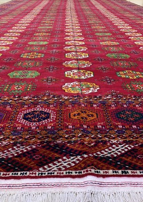 26750534g - Bukhara#"Palace Carpet#", Turkmenistan, commissioned work, approx. 10 years, wool on wool, approx. 720 x 364 cm, lower border discolored, EHZ: 2 (10 cm tear). Antique, old and decorative collector Orientalrugs, Carpets, Textiles and Flatweaves