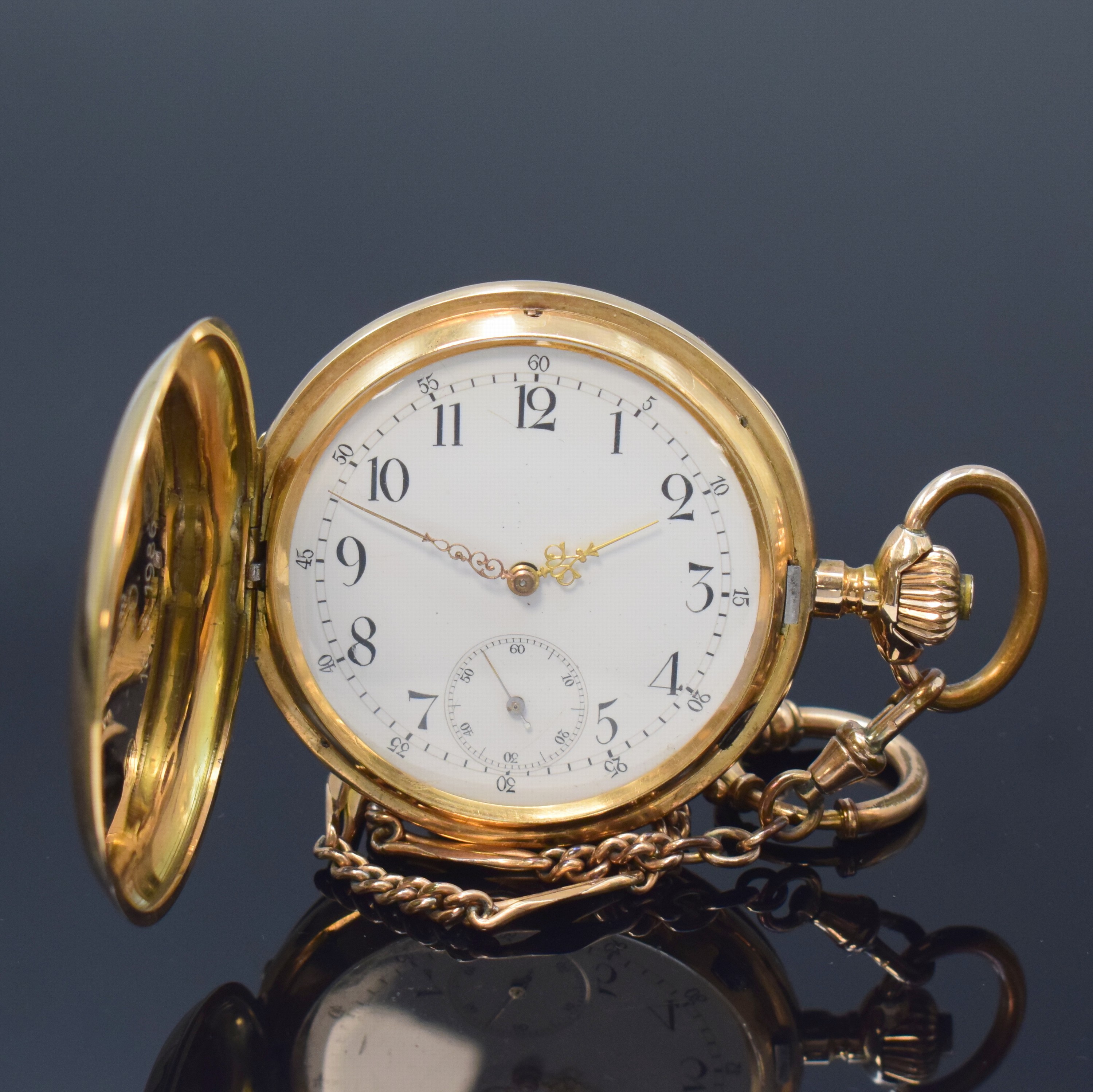 ECLIPSE Herrensavonette in RoseG 585/000 mit vergoldeter Kette, Schweiz um 1910, 3- Deckel Goldgeh. dell., Sprung- (m. Monogramm) u. Rückdeckel ...