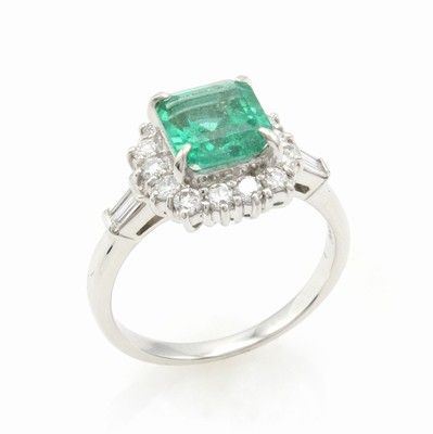 Image Ring mit Smaragd, Brillanten und Diamanten
