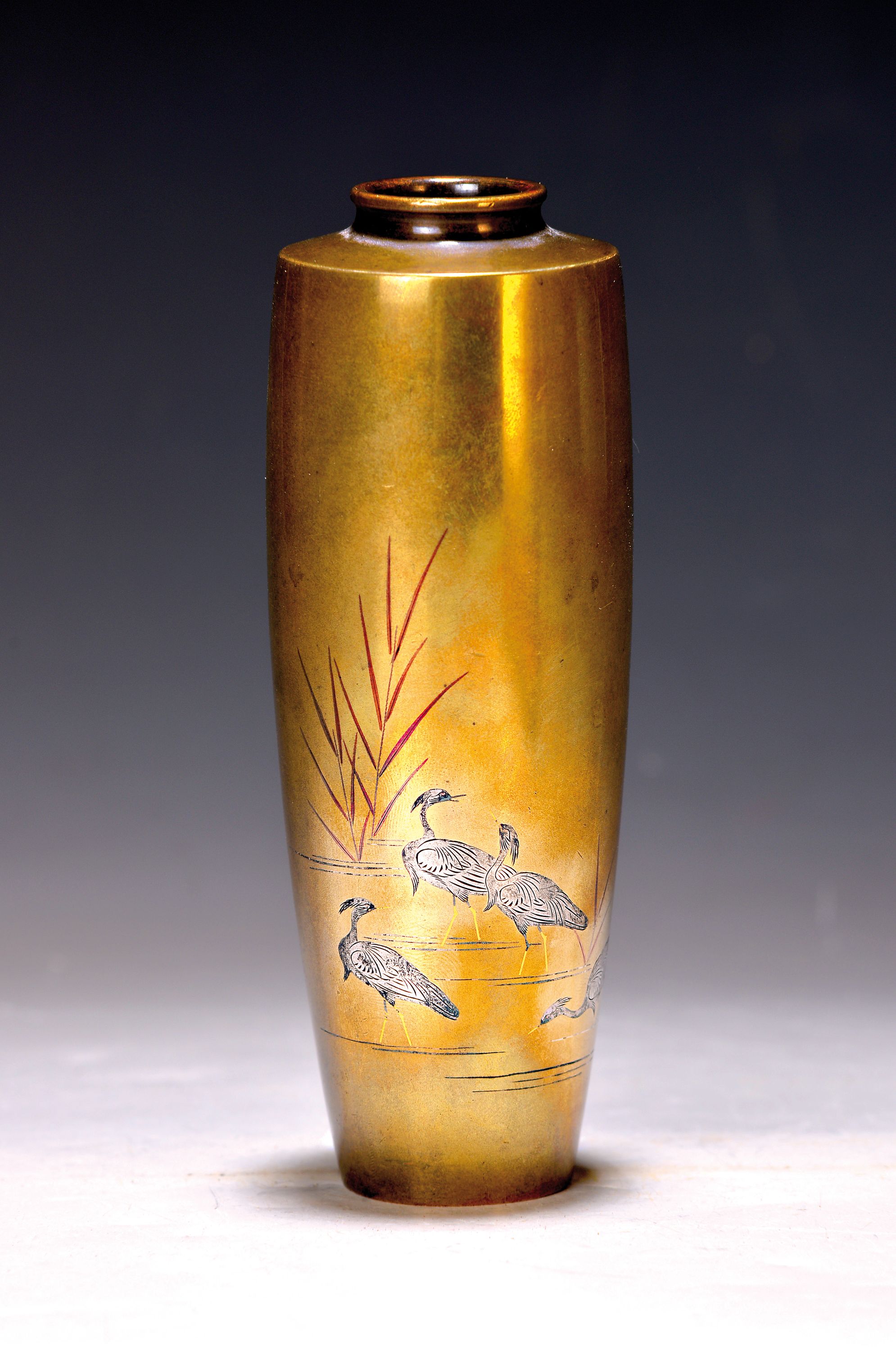 Bronzevase, Japan, signiert Seisei, 20.Jh., polierte Bronze, Darstellung von 4 Reihern in Silber-, Gold- und Kupferpique-Arbeit, Bodenmarke, ...
