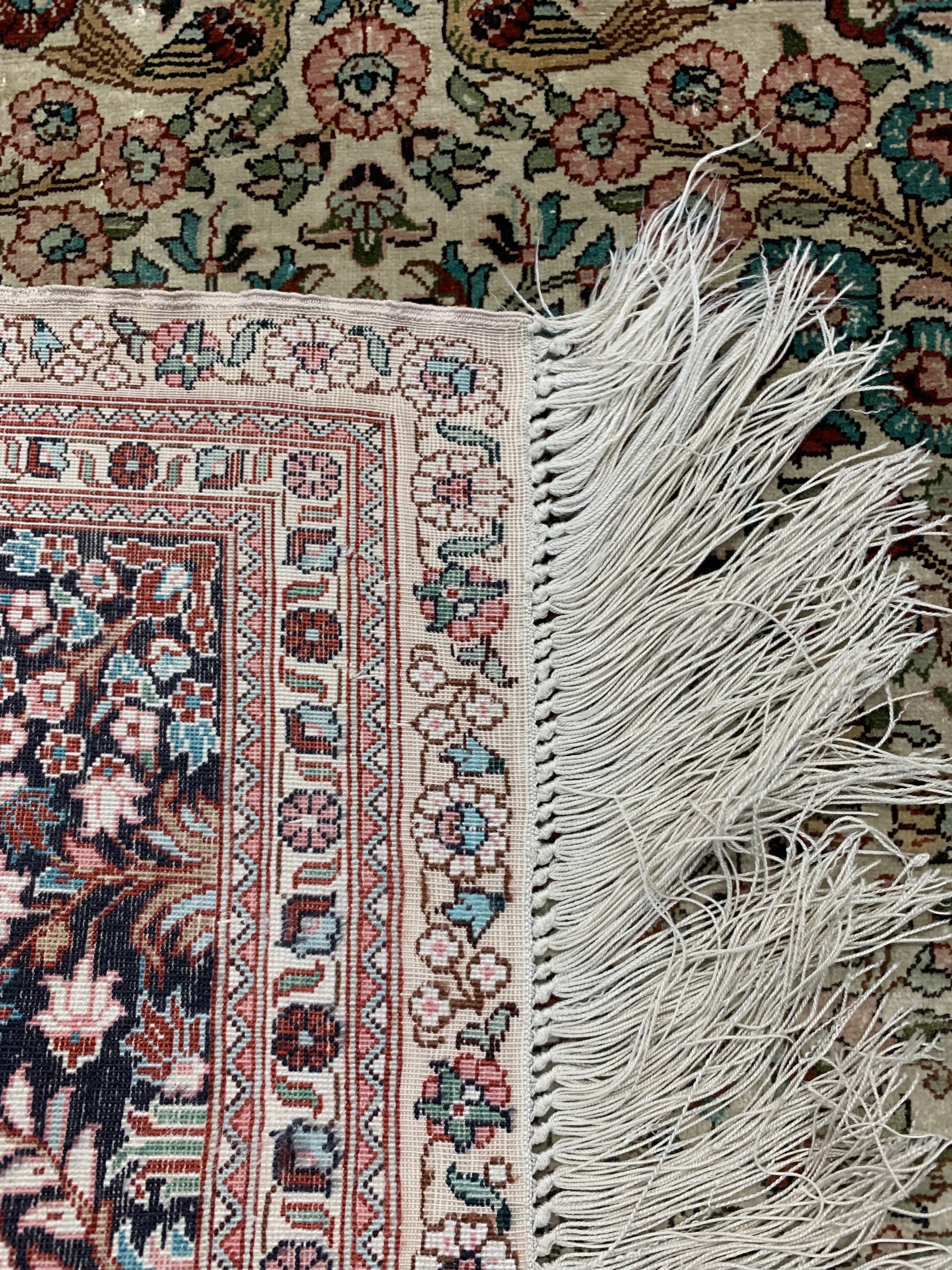Detail d: China Hereke, ca. 50 Jahre, reine Naturseide, ca. 120 x 80 cm, EHZ: 2