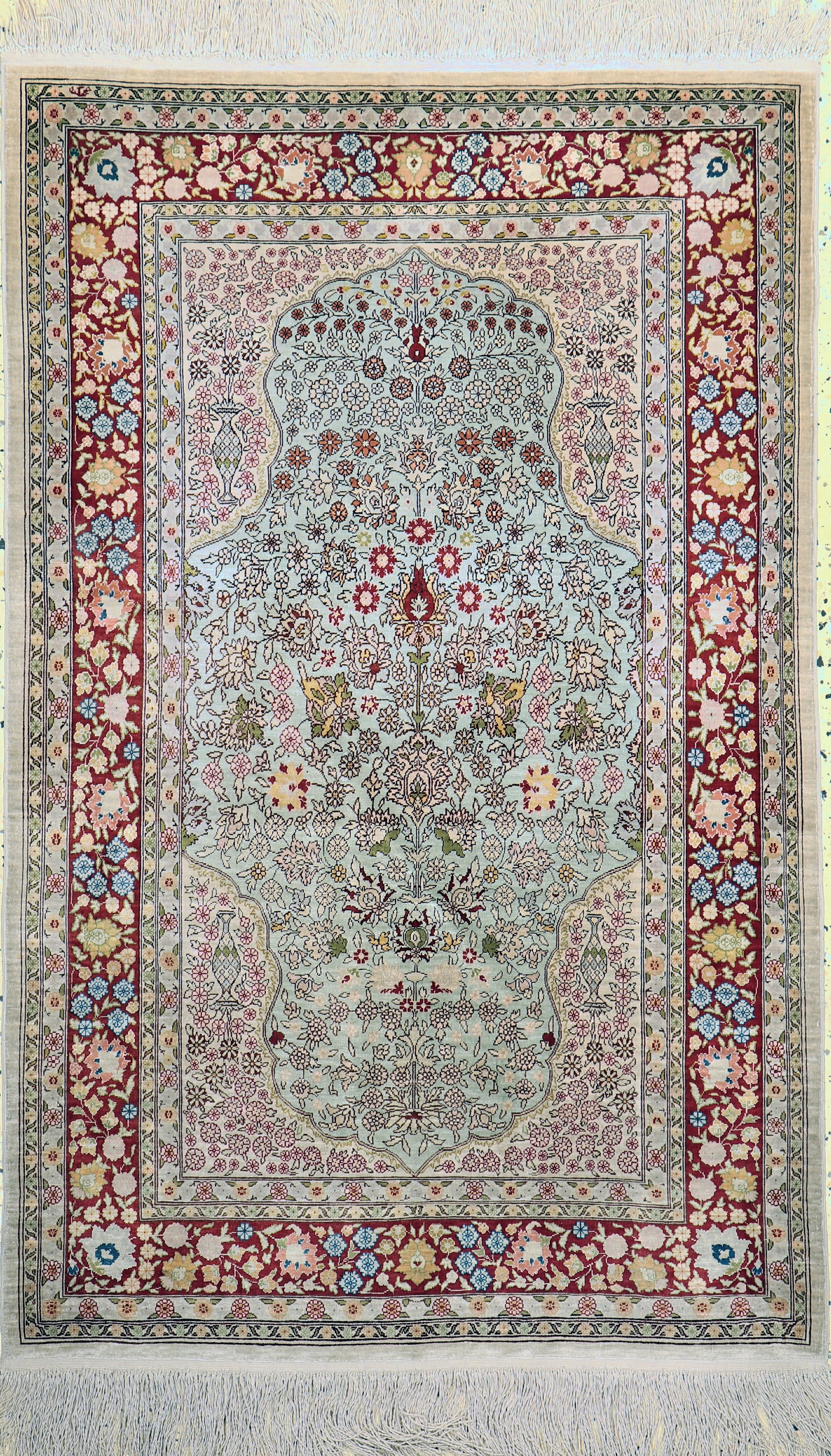 Hereke Seide, Türkei, ca. 50 Jahre, reine Naturseide, ca. 130 x 82 cm, EHZ: 2, Fransen beschädigt