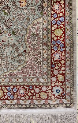 26753544a - Hereke Seide, Turkey, approx. 50 years, pure natural silk, approx. 130 x 82 cm, condition: 2, fringes damaged. Rugs, Carpets & Flatweaves