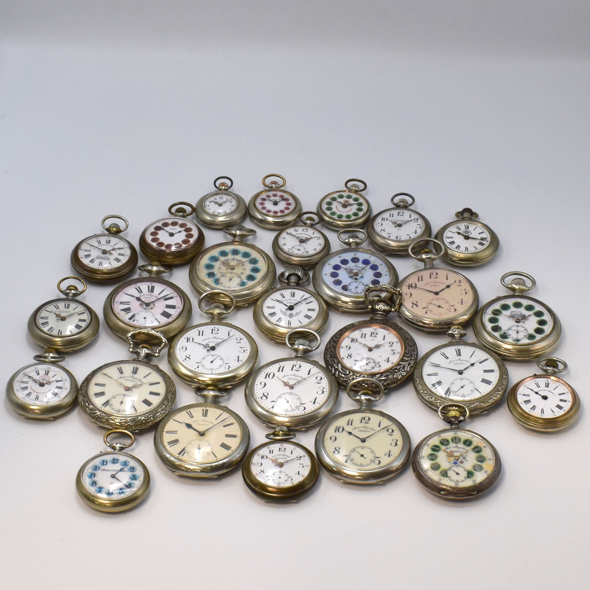9 DOXA und 18 weitere Taschenuhren, Schweiz um 1890-1920, Kronenaufzug, 15x Rosskopf, 6x Eisenbahnmotiv, 3x Jägermotiv, 1x Bobfahrer- motiv, 8x ...