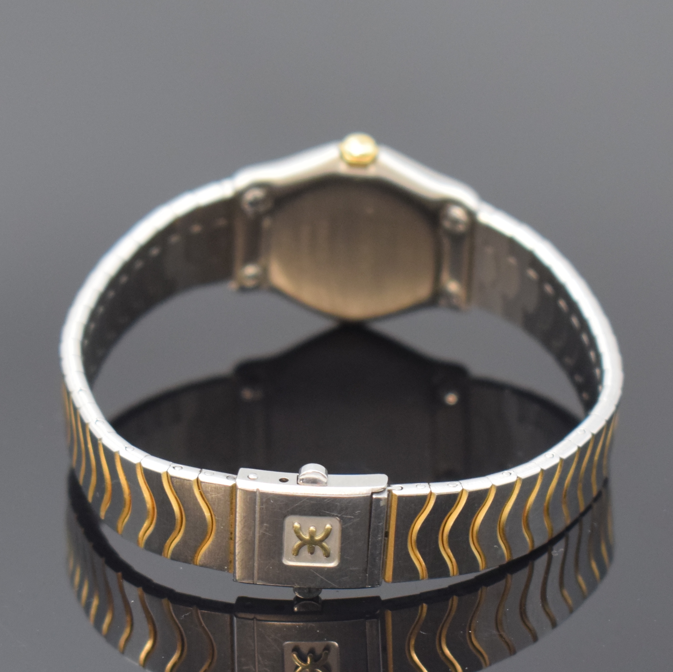 Detail b: EBEL Classic Wave Damenarmbanduhr in Stahl/ Gold Referenz 166901, Schweiz um 1990, quarz, über Lünette 5-fach verschr., Wellengliederband, ...