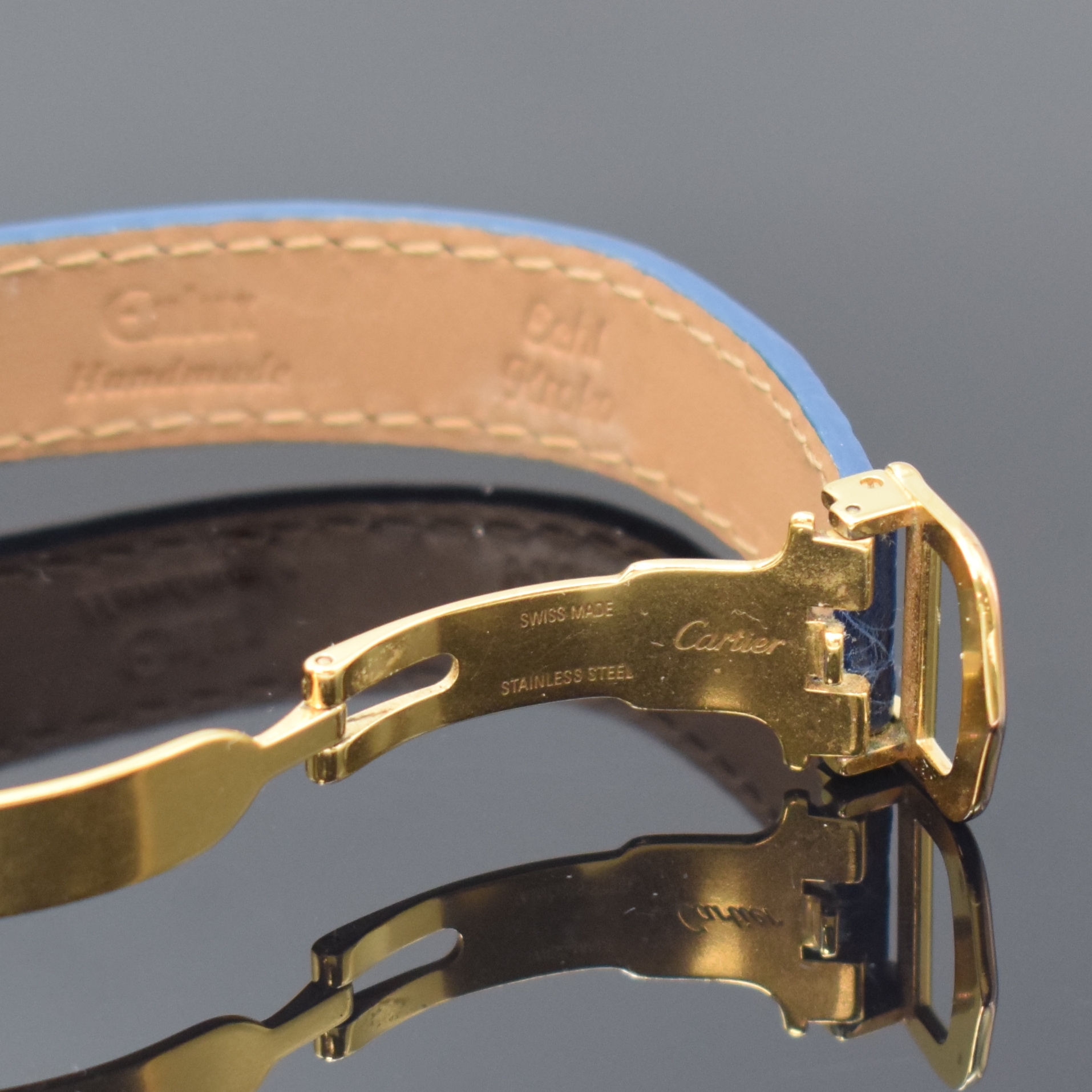 Detail b: CARTIER Tank Armbanduhr Referenz 2415, Schweiz um 2000, quarz, verg. Silbergeh., Boden 8-fach verschr., Schmuckkrone, neutr. Lederband m. orig. verg. ...