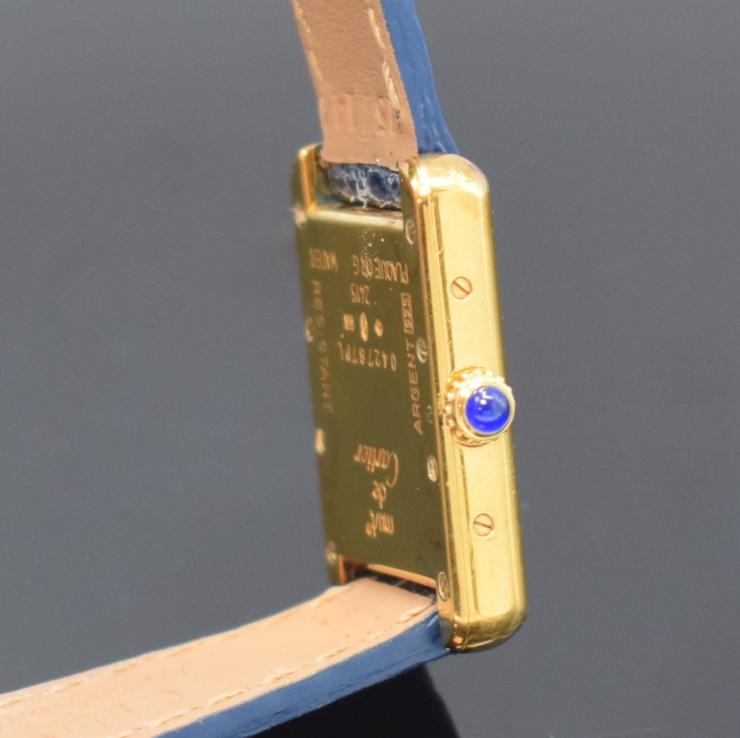 Detail c: CARTIER Tank Armbanduhr Referenz 2415, Schweiz um 2000, quarz, verg. Silbergeh., Boden 8-fach verschr., Schmuckkrone, neutr. Lederband m. orig. verg. ...