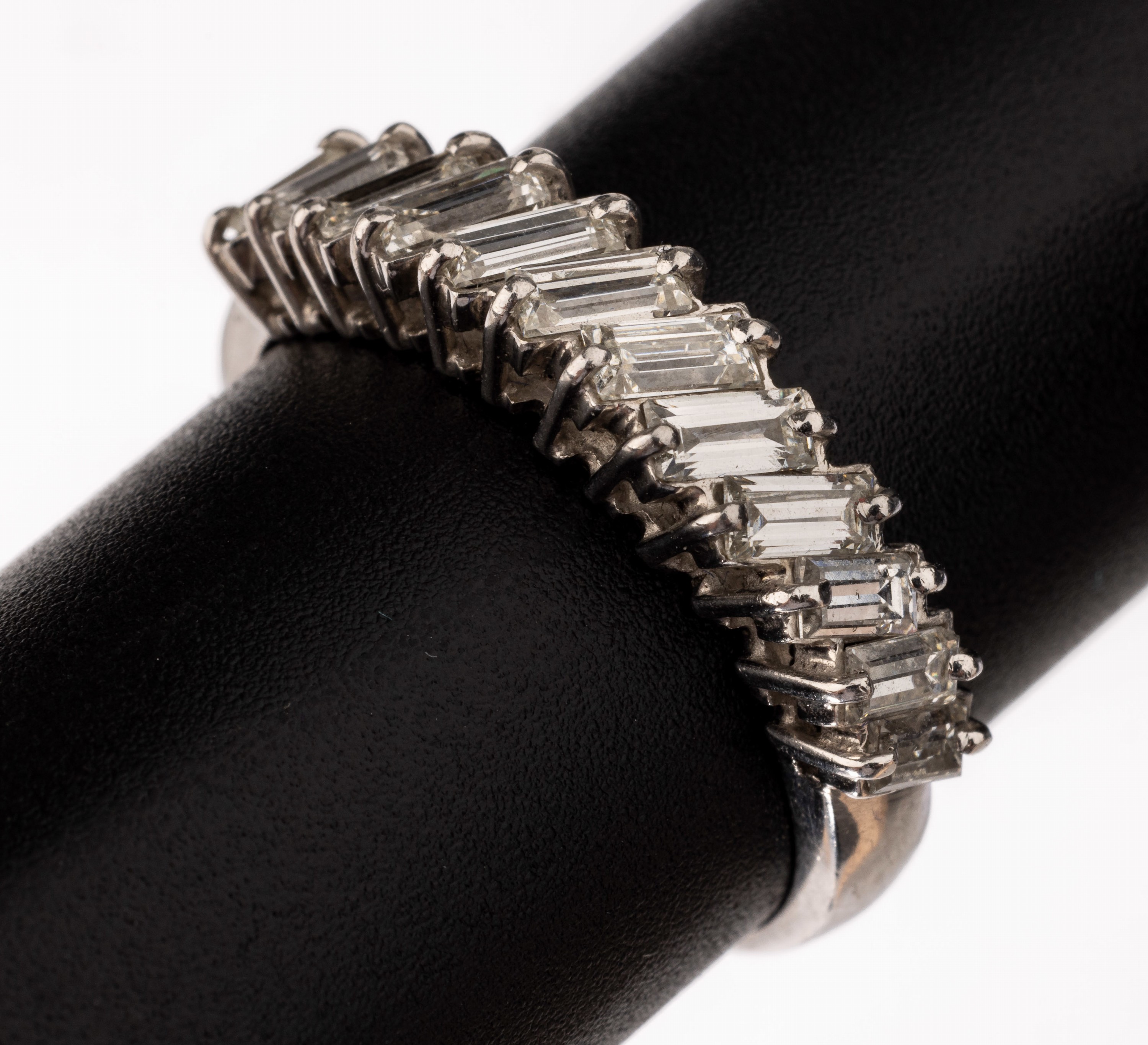 Platin Diamant-Ring, Platin 950/000, 12 Diamantbaguettes zus. ca. 1.8 ct Weiß/si, RW 59, ca. 5.5 g