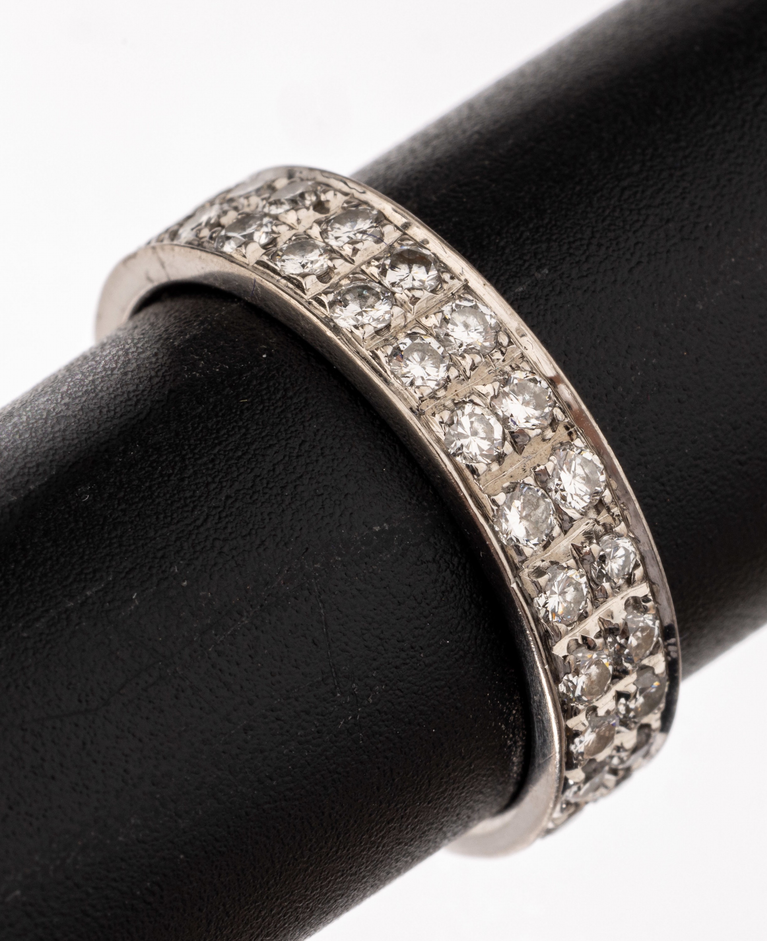 14 kt Gold Brillant-Ring, WG 585/000, 2- reihig mit Brillanten ausgefasst zus. ca. 1.20ct Weiß/si, ca. 4.6 g, RW 58
