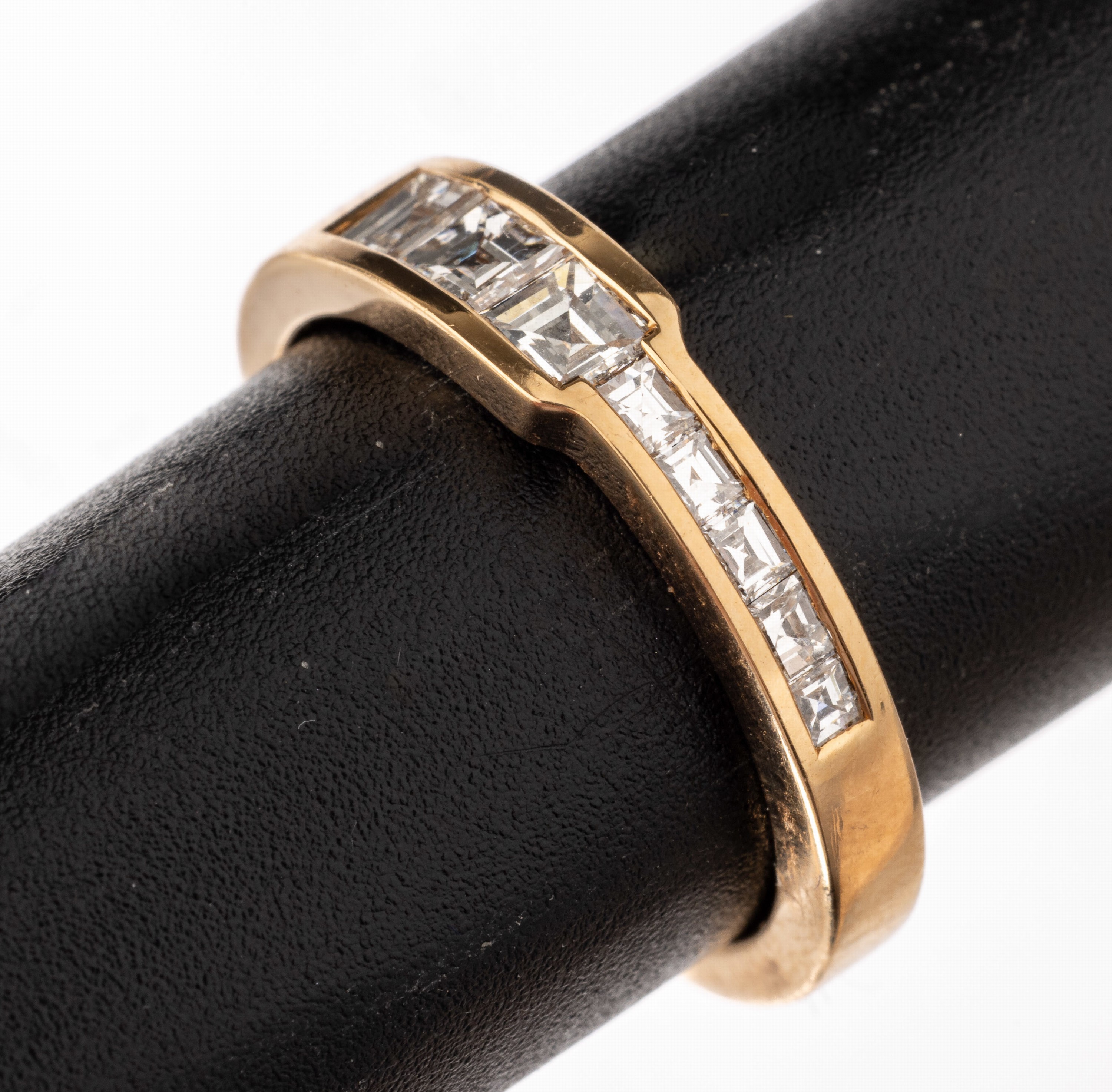 18 kt Gold Diamant-Ring, GG 750/000, 8 Diamant-Carrees zus. ca. 0.50 ct Weiß/si, RW 51, ca. 4.9 g