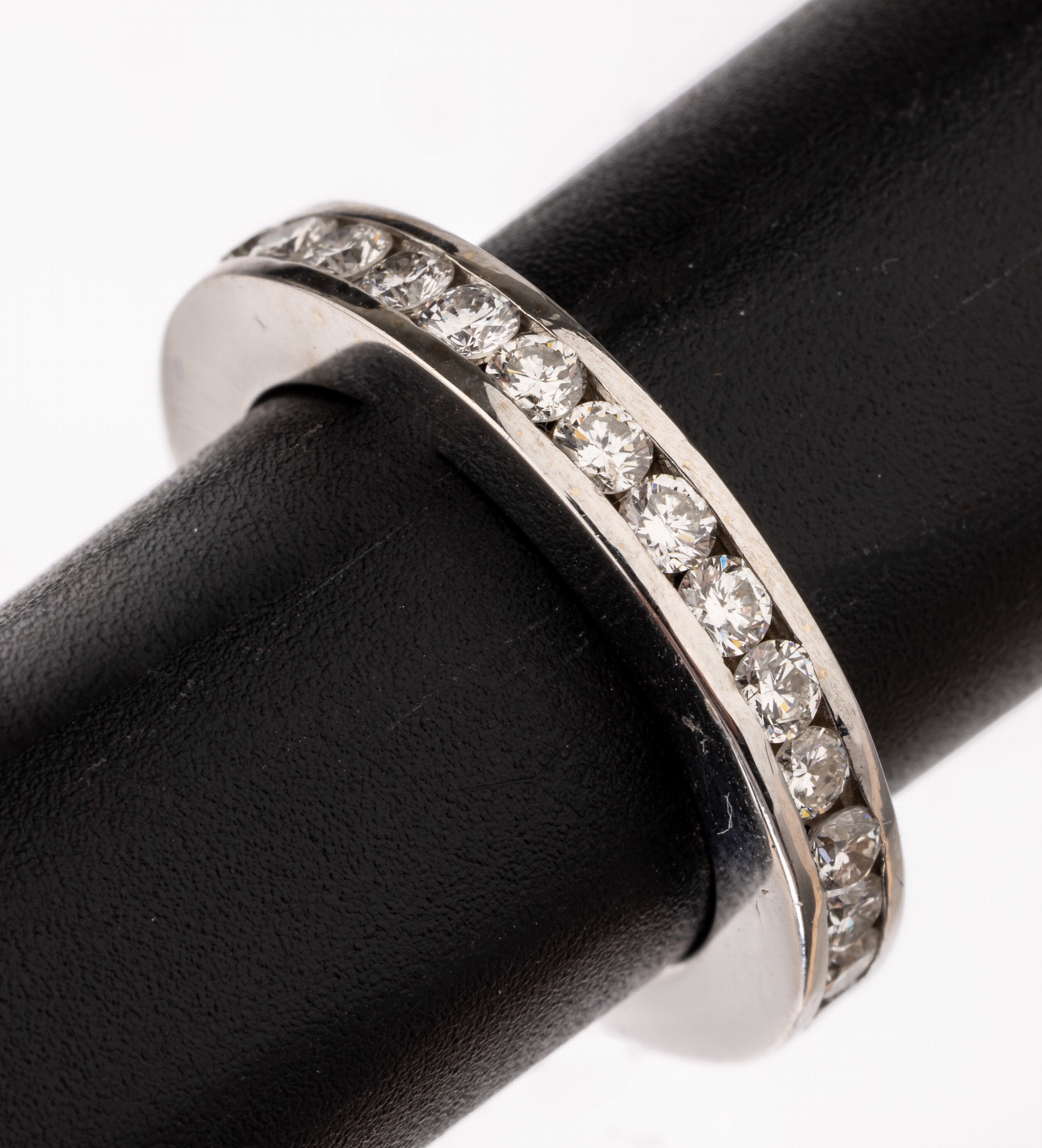 14 kt Gold Brillant-Ring, WG 585/000, Brillanten zus. ca. 1.50 ct Weiß/si, ca. 6.5 g, RW 52