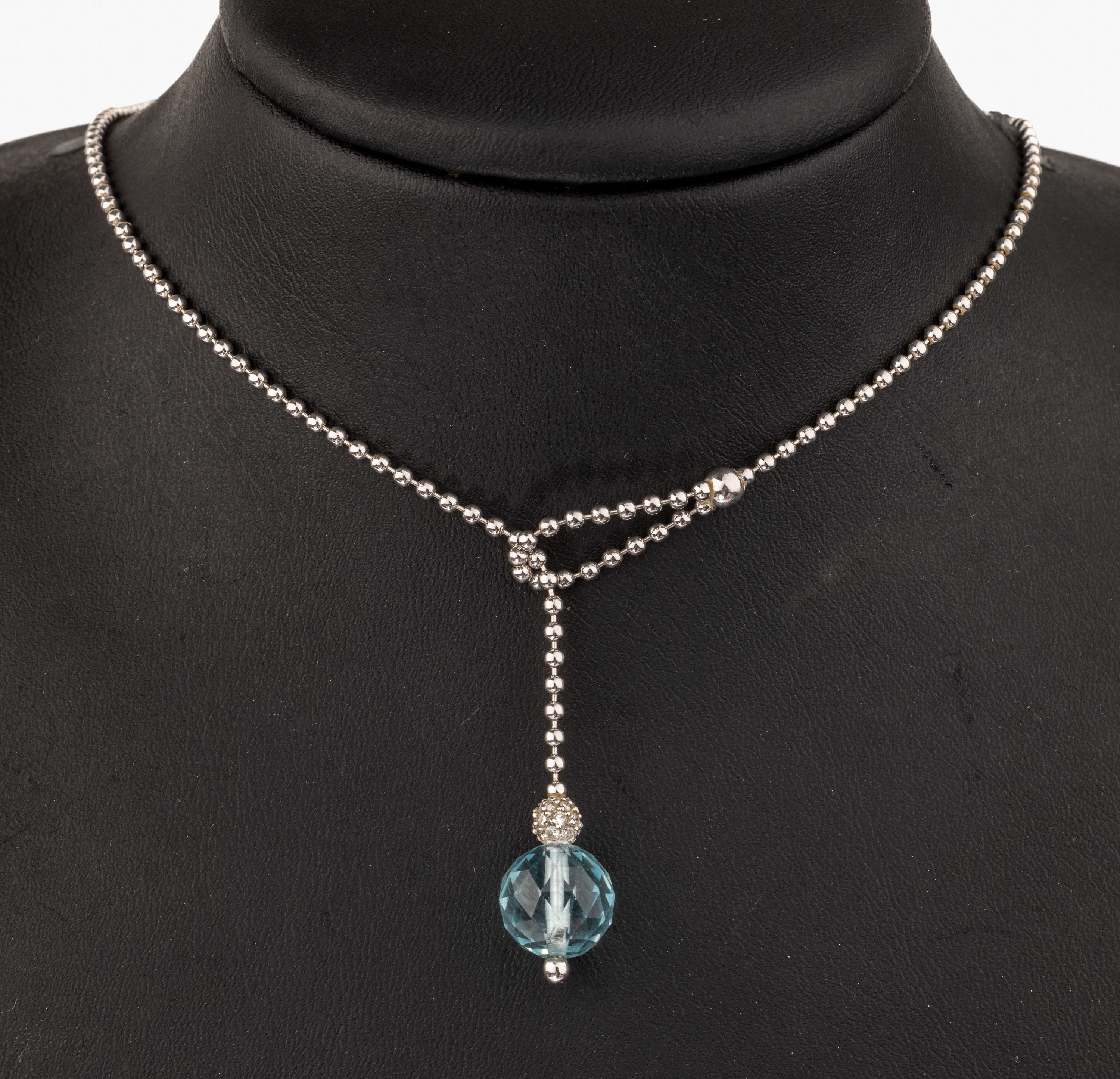 Ausgefallenes 18 kt Gold Aquamarin-Brillant -Collier, WG 750/000, facett. Aquamarinkugel ca. 5.0 ct, Brillanten zus. ca.0.08 ct Weiß/p, L. ...