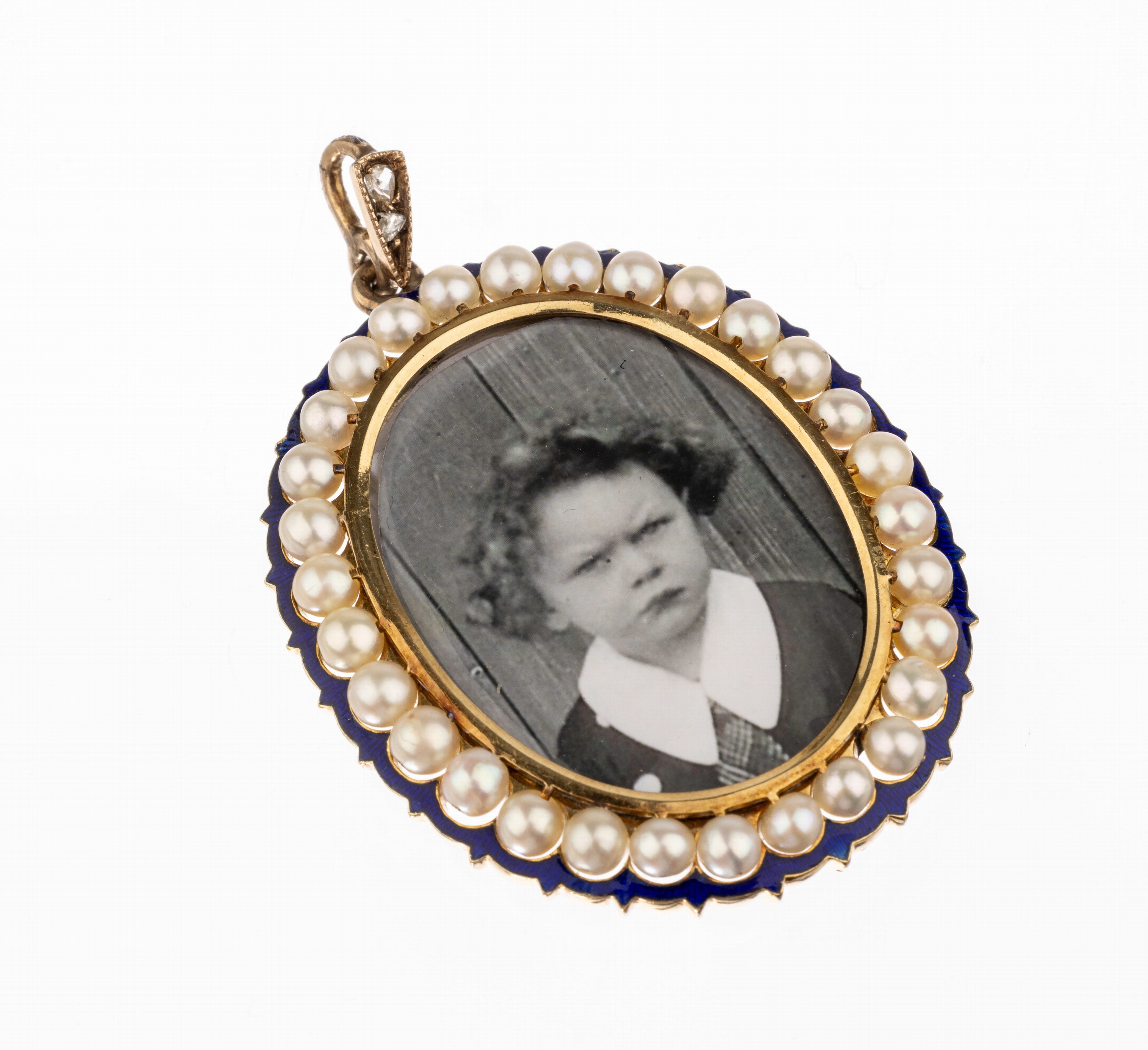 14 kt Gold Perl-Diamant-Anhänger mit Email, GG 585/000, rücks. verbödet, Rahmen aus weißenZuchtperlen und blauem Email. rs. zum Öffnen, Öse mit ...