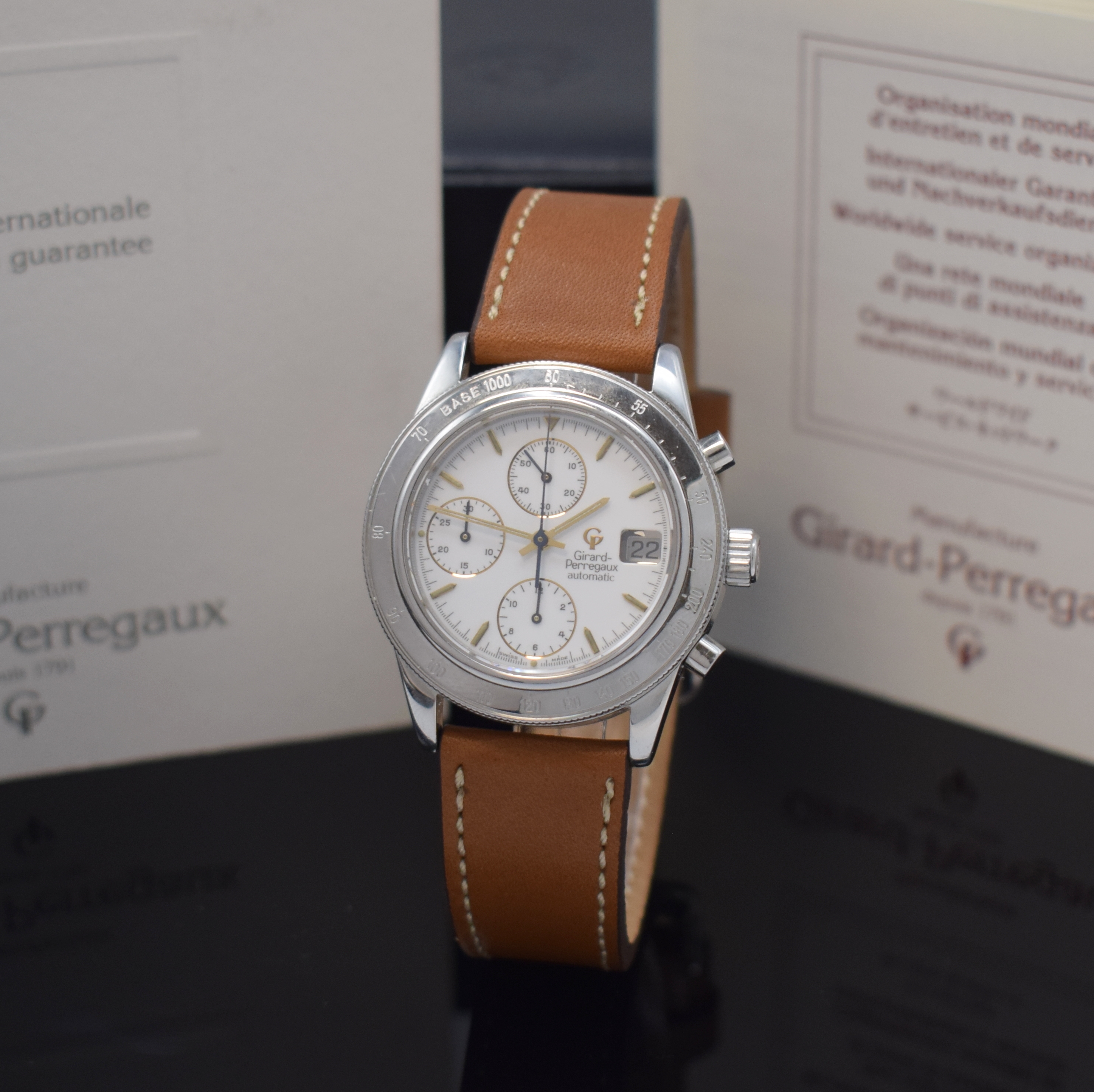 GIRARD PERREGAUX GP 90 Armbandchronograph in Stahl Referenz 1030, Schweiz um 2001, Automatik, Boden 7-fach verschr., Krone verschr., Lünette m. ...