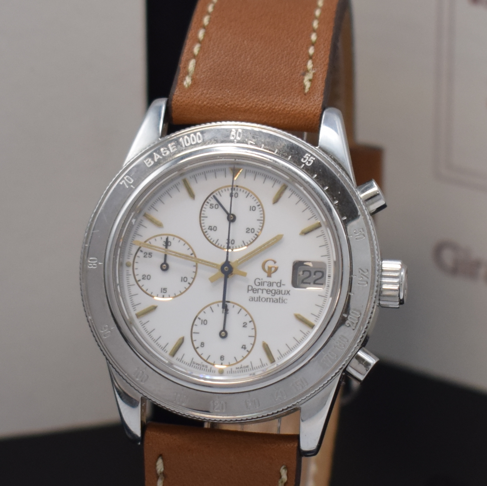 Detail a: GIRARD PERREGAUX GP 90 Armbandchronograph in Stahl Referenz 1030, Schweiz um 2001, Automatik, Boden 7-fach verschr., Krone verschr., Lünette m. ...