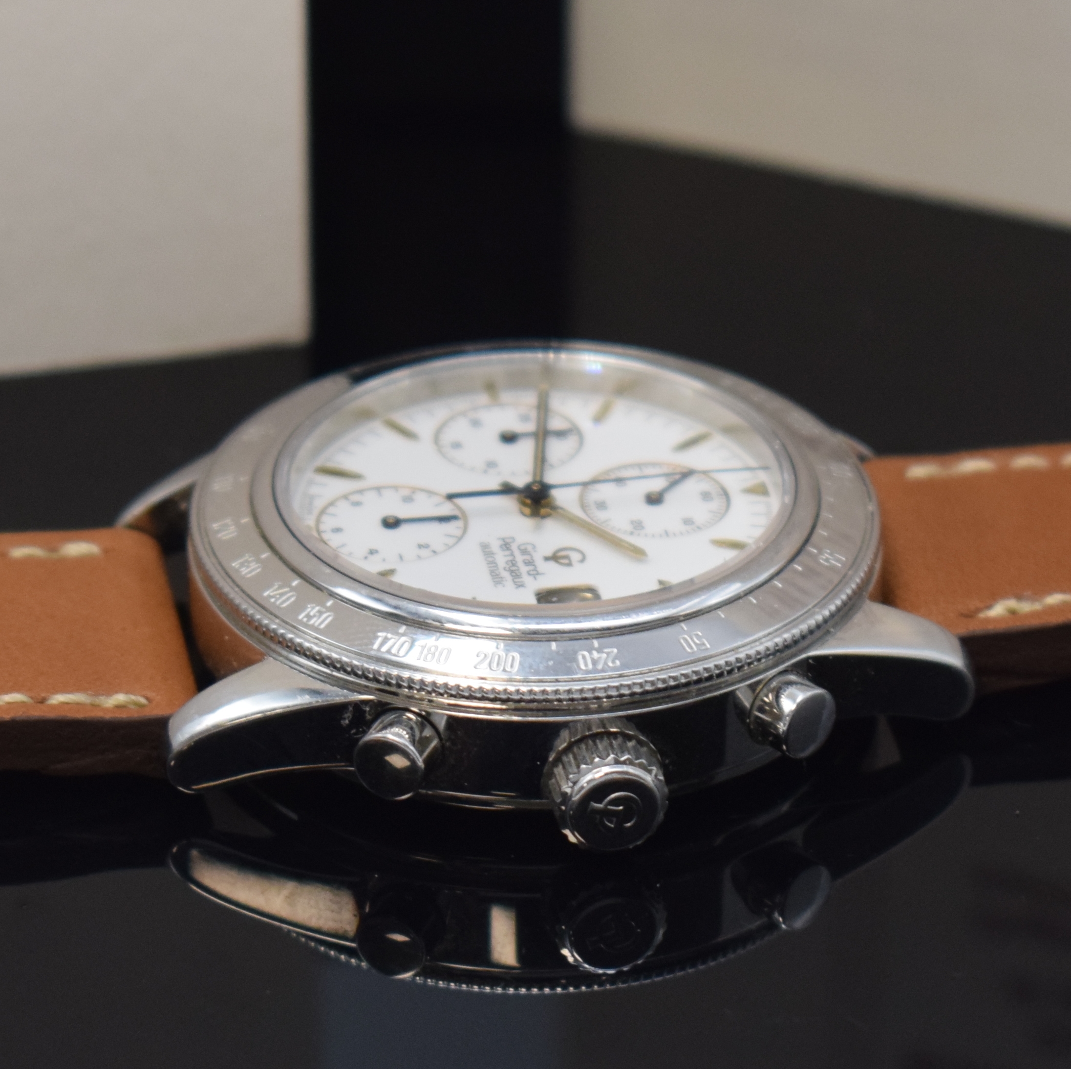 Detail b: GIRARD PERREGAUX GP 90 Armbandchronograph in Stahl Referenz 1030, Schweiz um 2001, Automatik, Boden 7-fach verschr., Krone verschr., Lünette m. ...